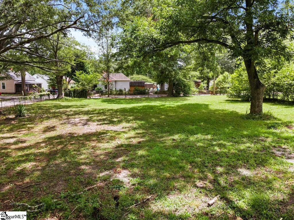 235 Oak Street Clinton, SC 29325