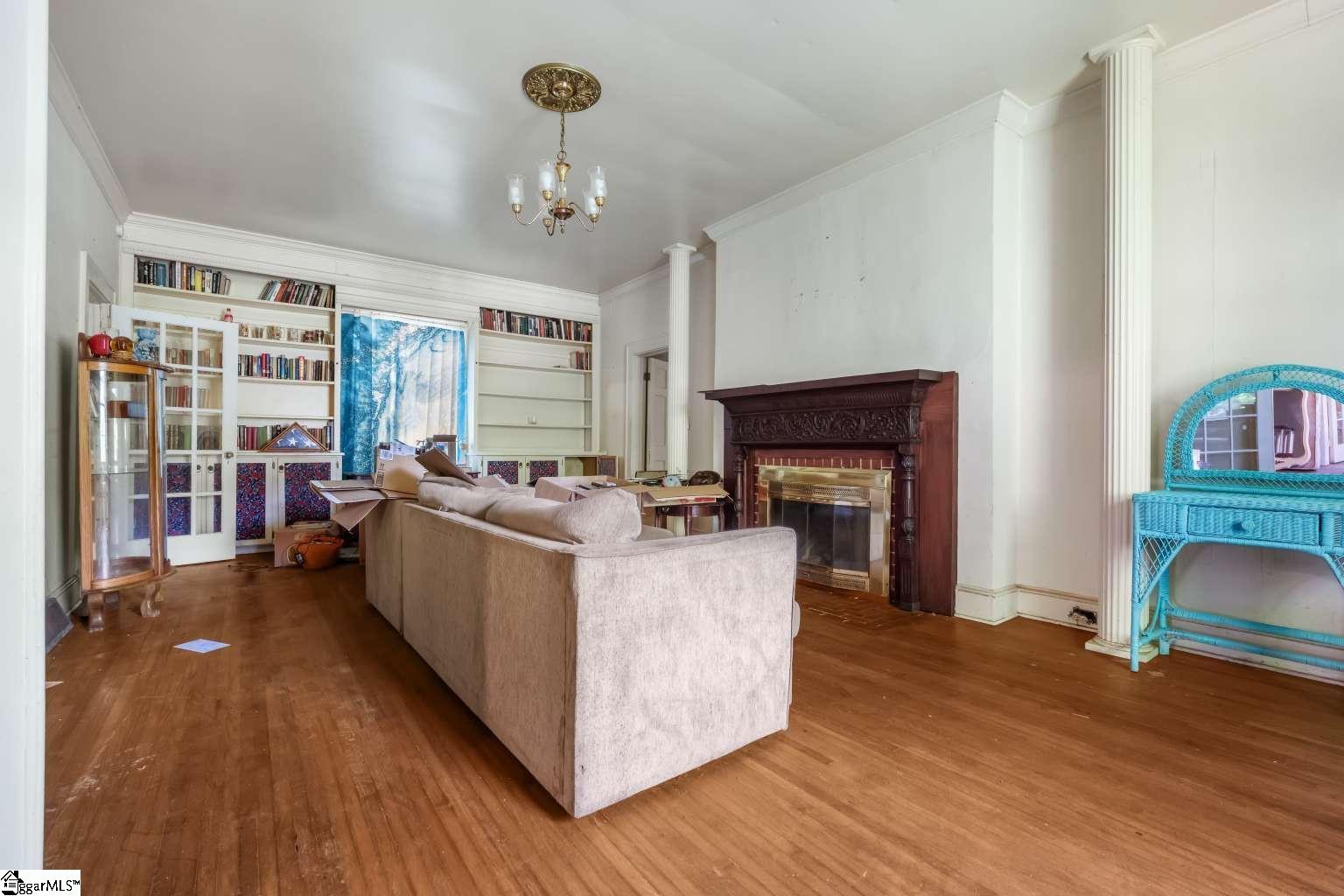 204 W Farley Avenue Laurens, SC 29360