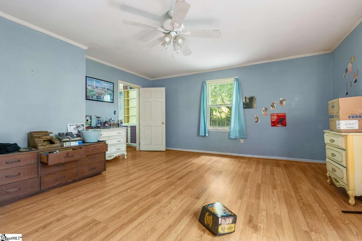 204 W Farley Avenue Laurens, SC 29360