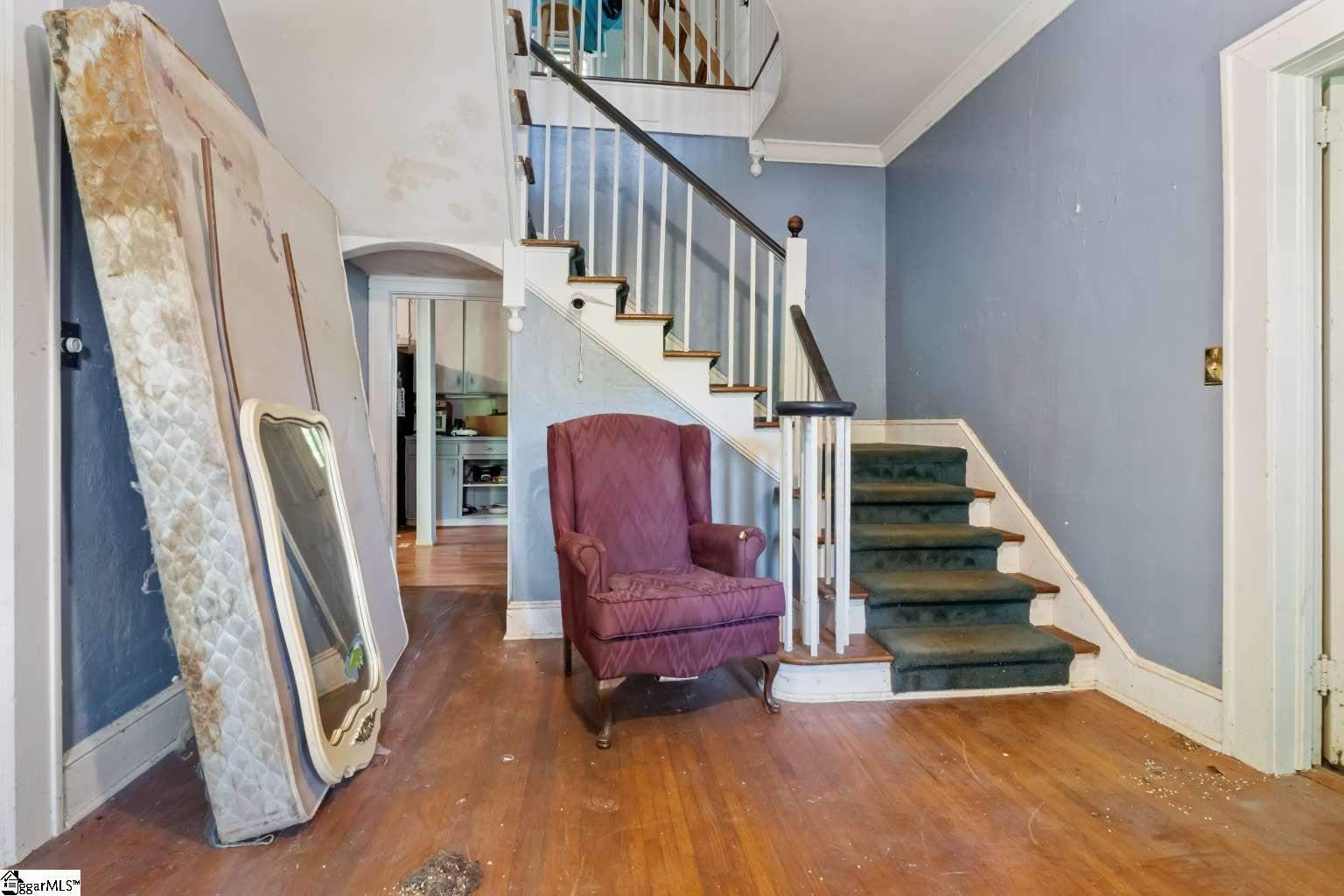 204 W Farley Avenue Laurens, SC 29360