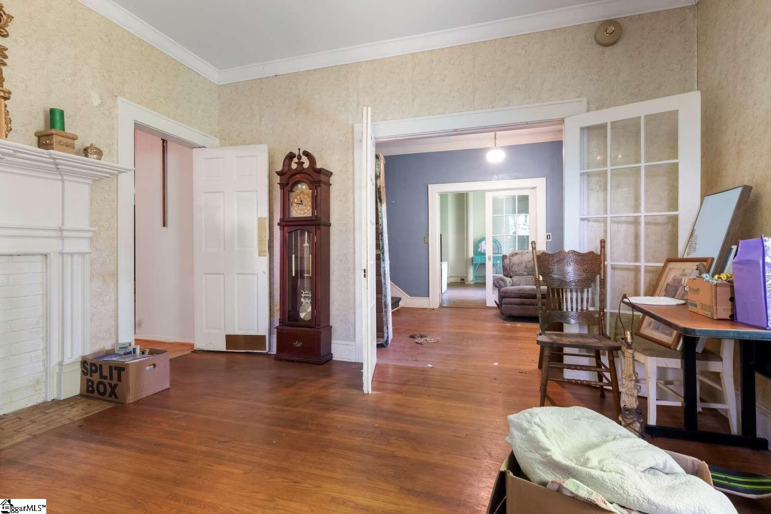 204 W Farley Avenue Laurens, SC 29360