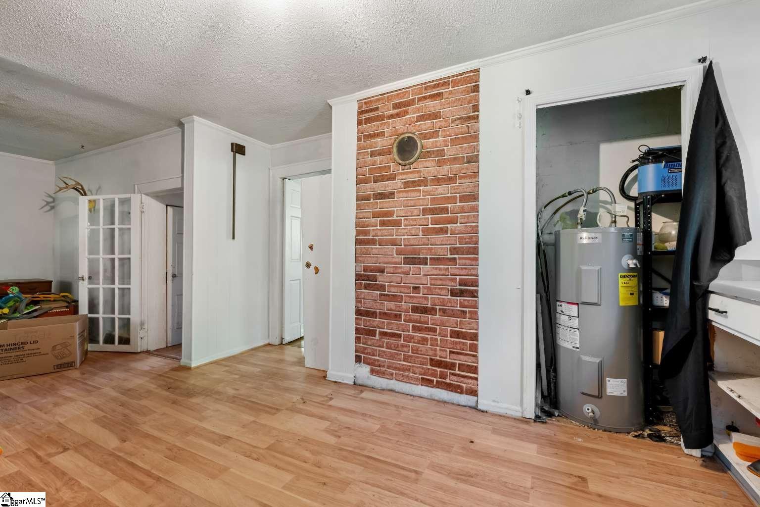204 W Farley Avenue Laurens, SC 29360