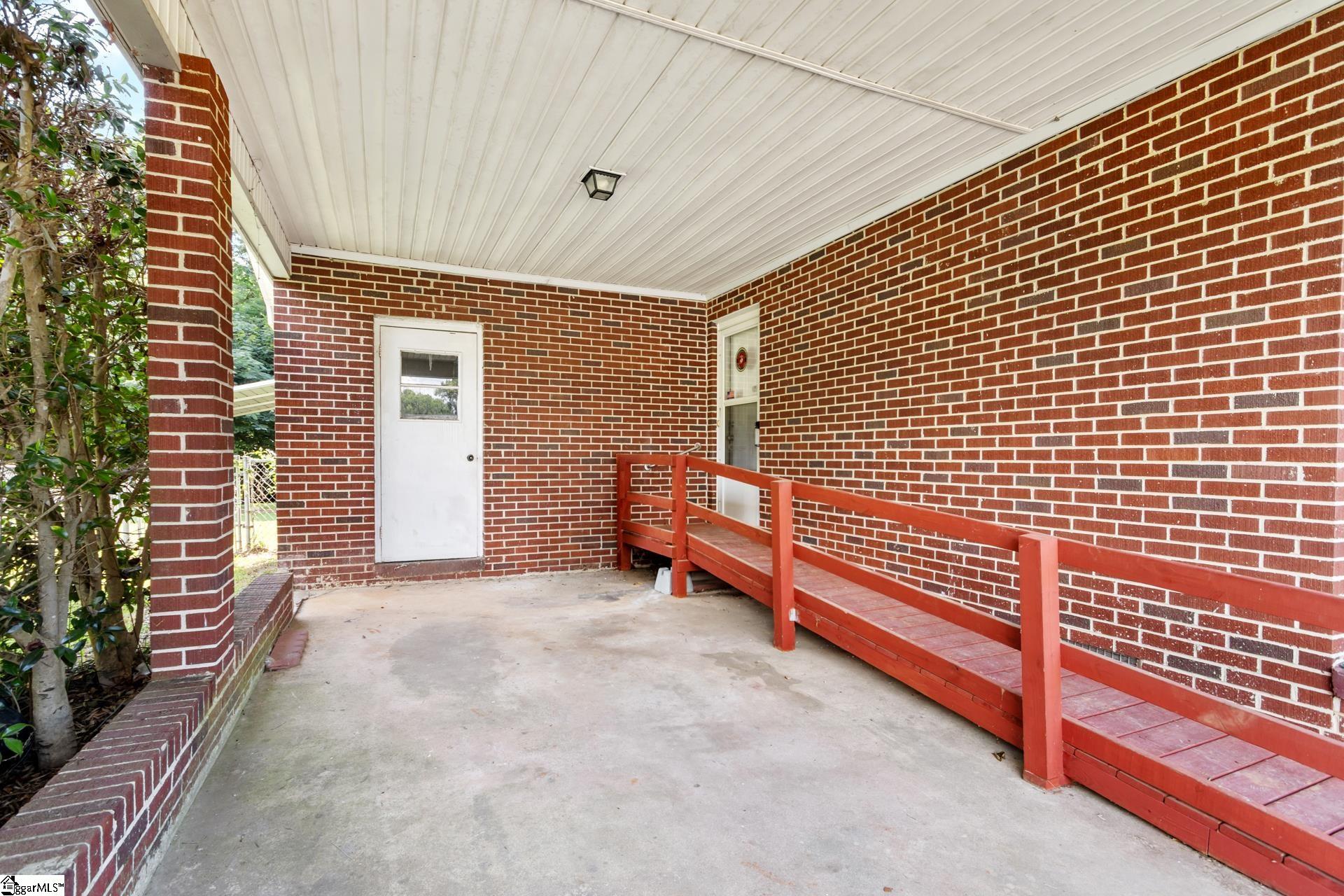 123 Pope Street Greenwood, SC 29649