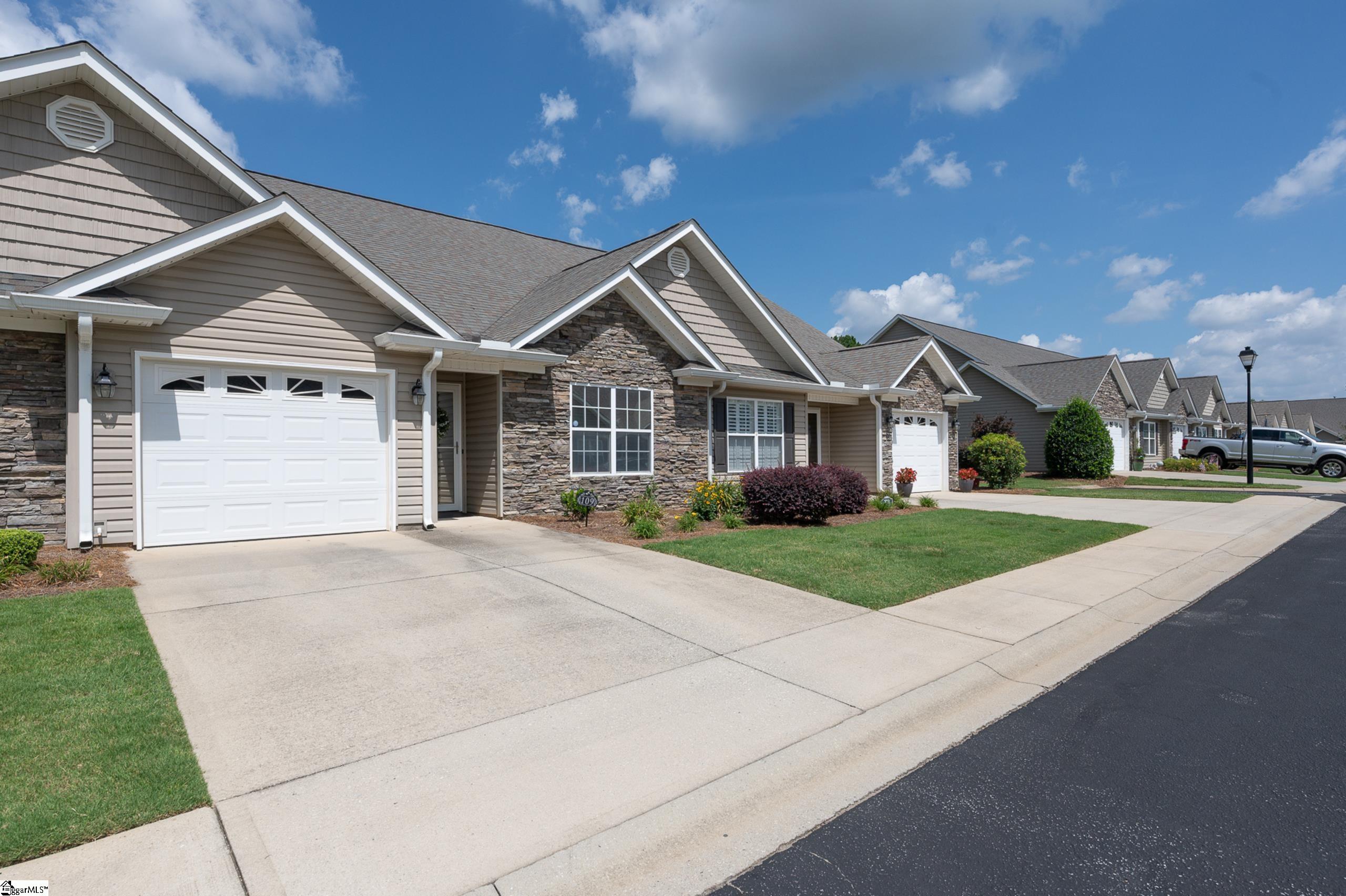 109 Shalom Drive Simpsonville, SC 29681