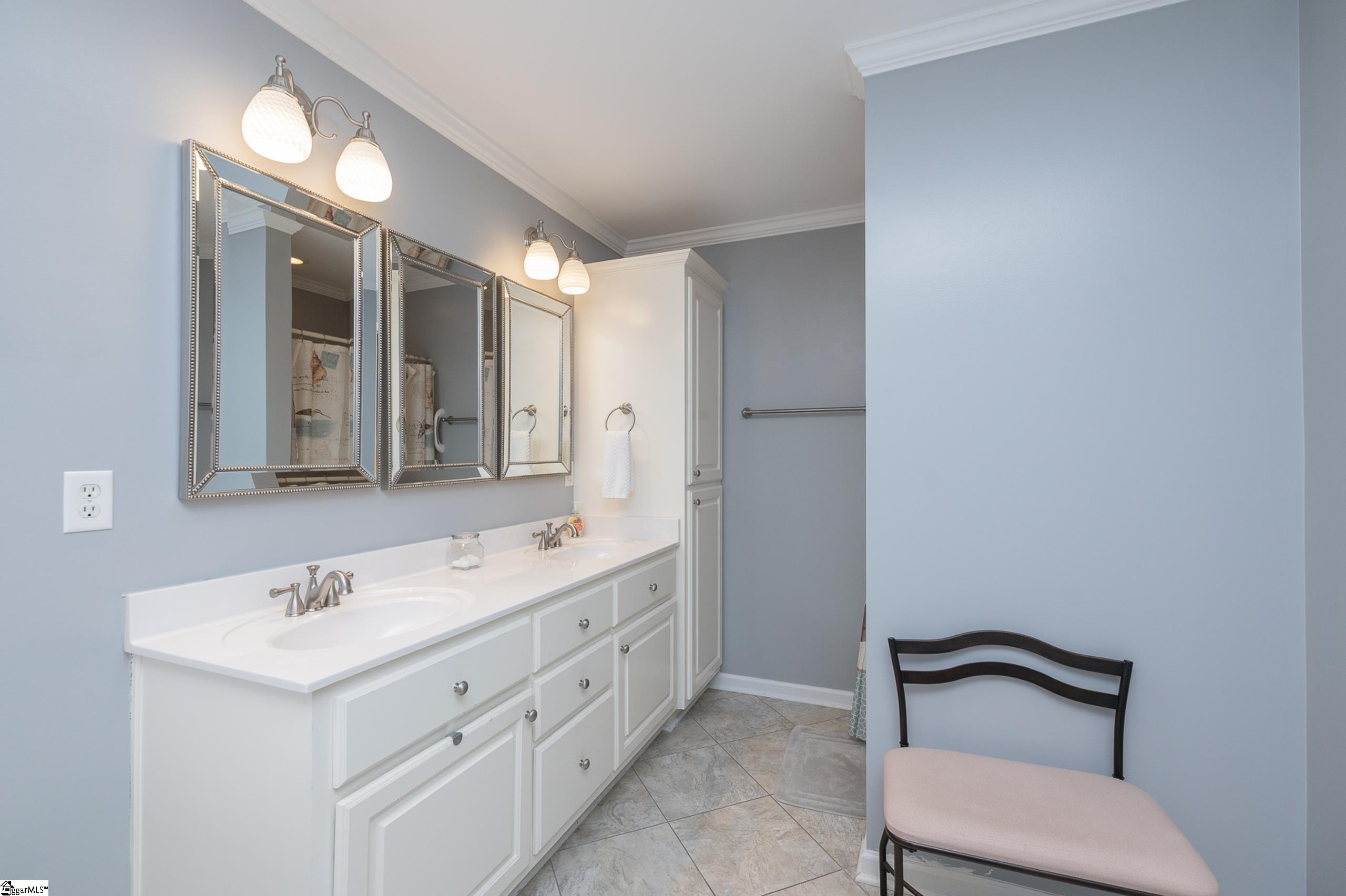 109 Shalom Drive Simpsonville, SC 29681