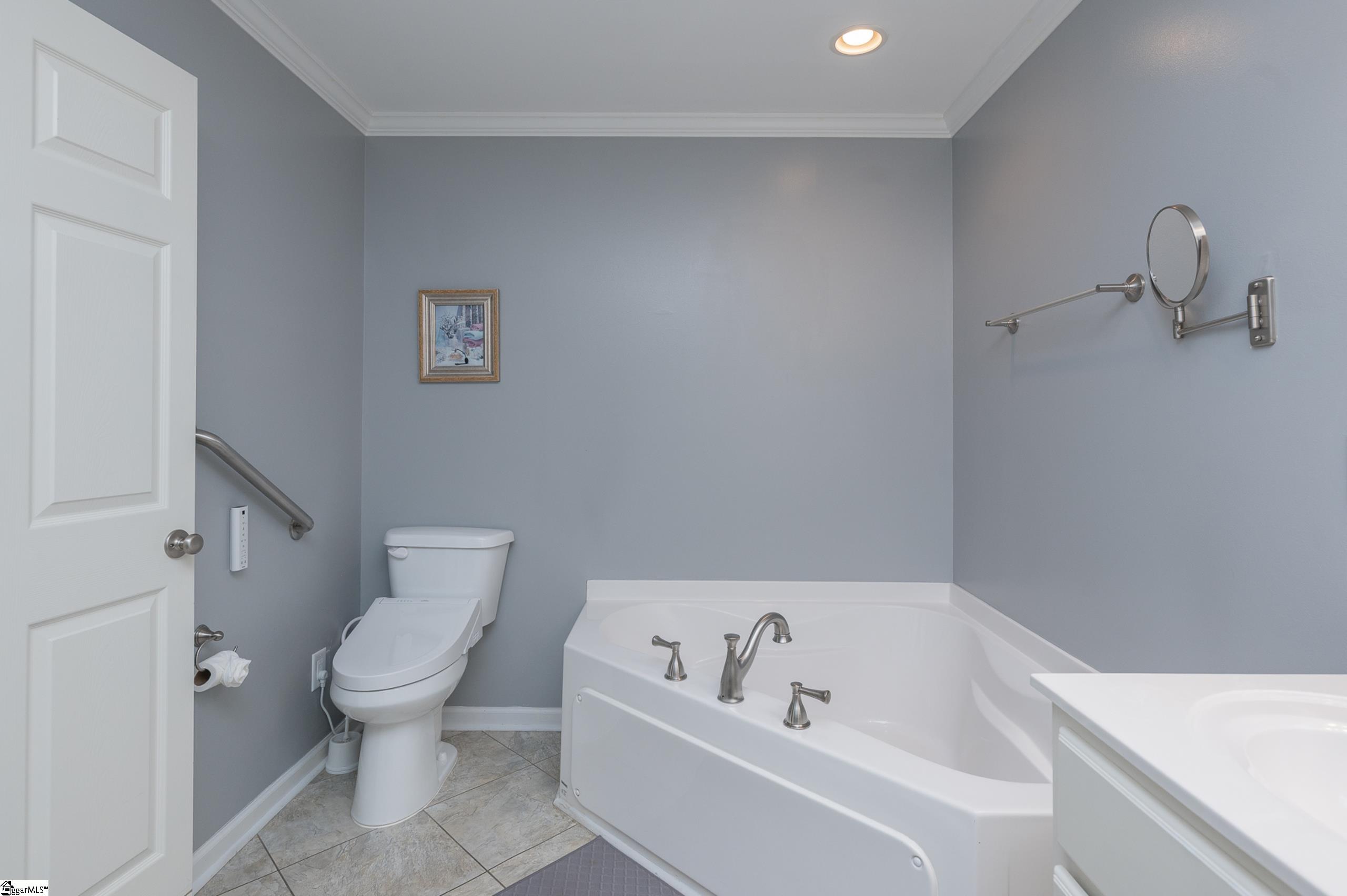 109 Shalom Drive Simpsonville, SC 29681