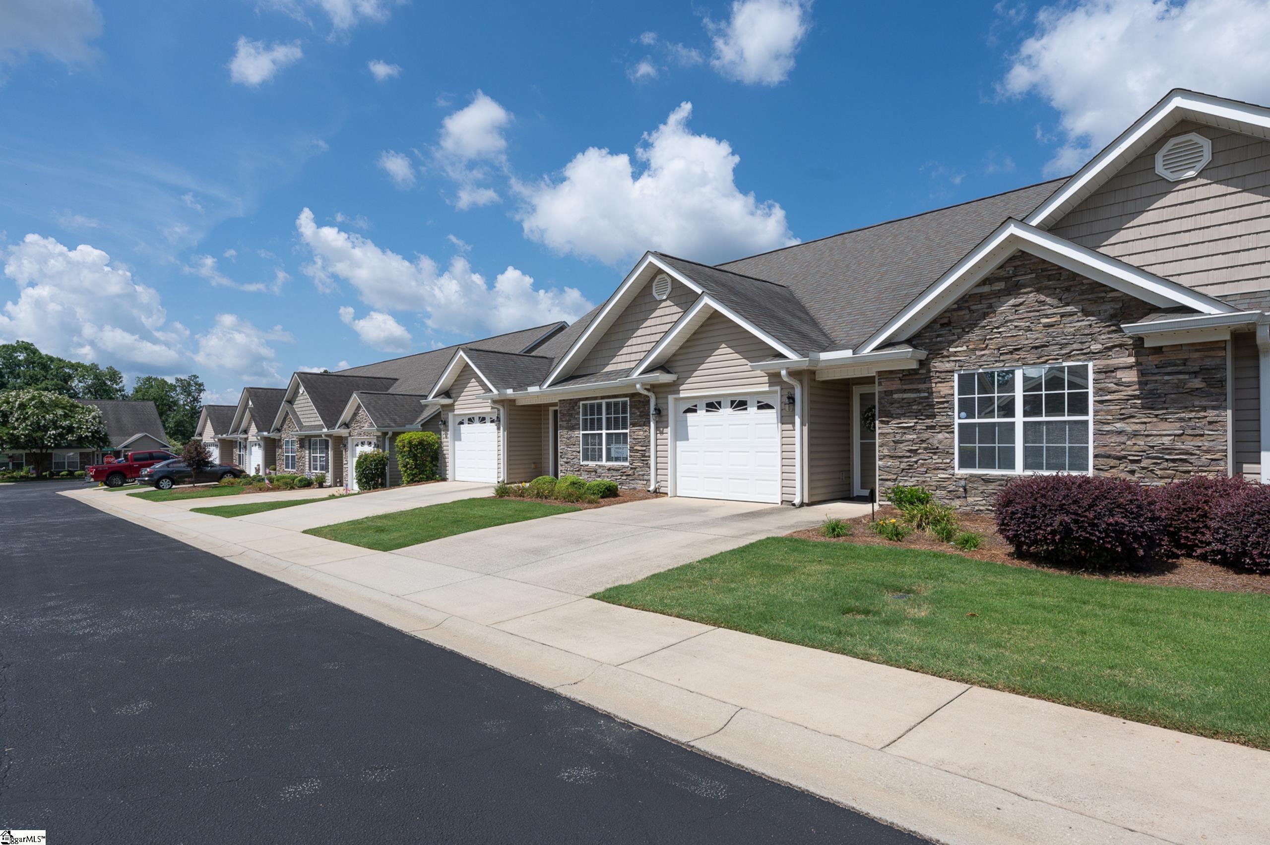 109 Shalom Drive Simpsonville, SC 29681