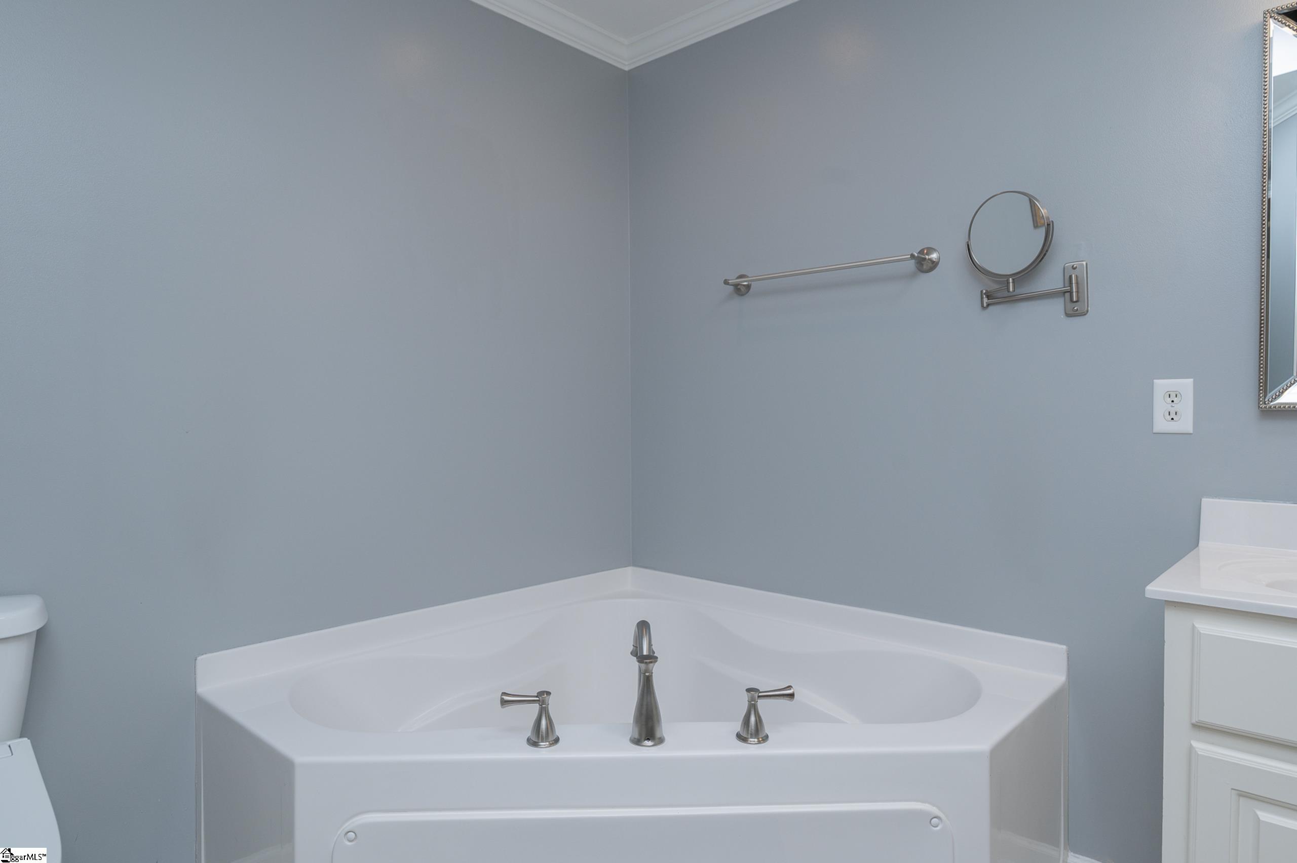 109 Shalom Drive Simpsonville, SC 29681