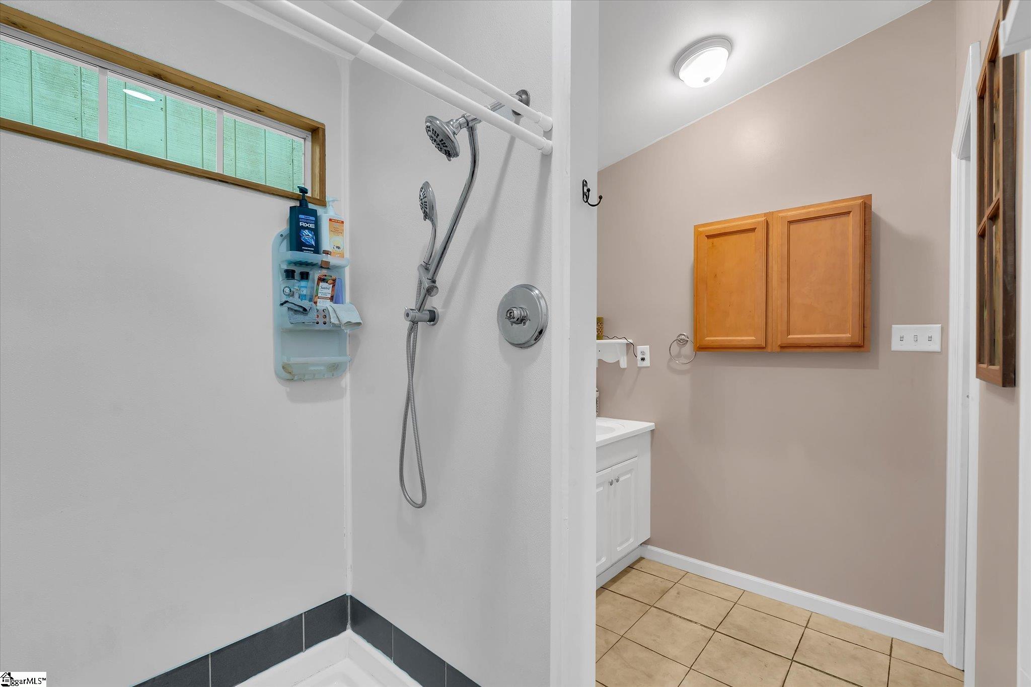 406 Dogwood Drive Tamassee, SC 29686