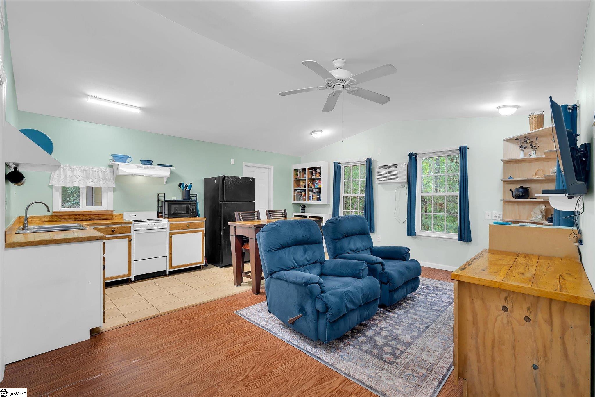 406 Dogwood Drive Tamassee, SC 29686