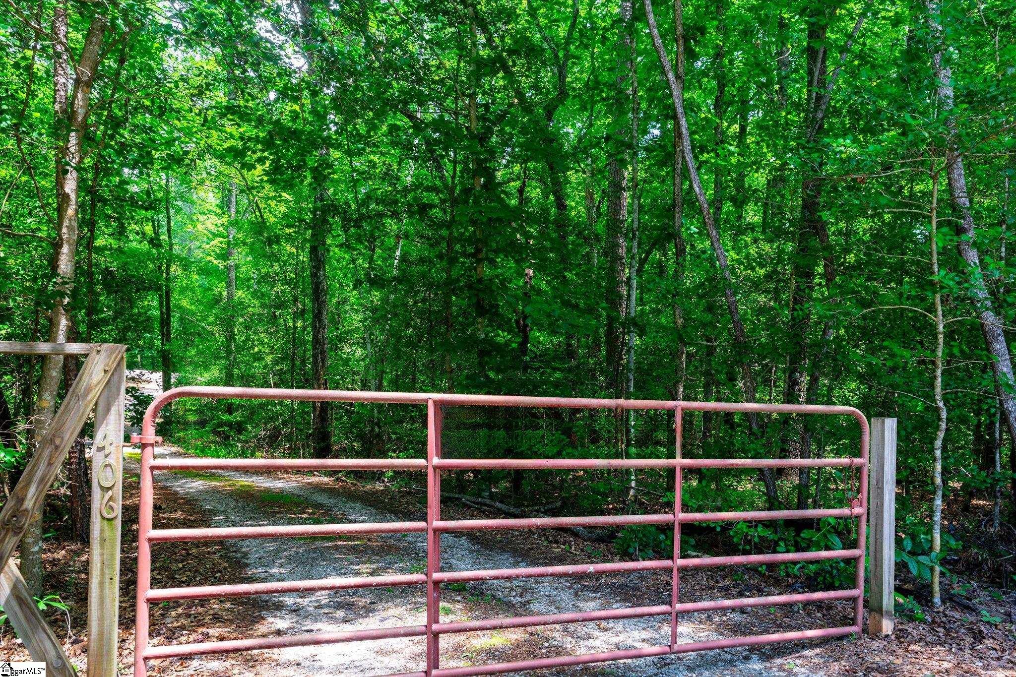 406 Dogwood Drive Tamassee, SC 29686
