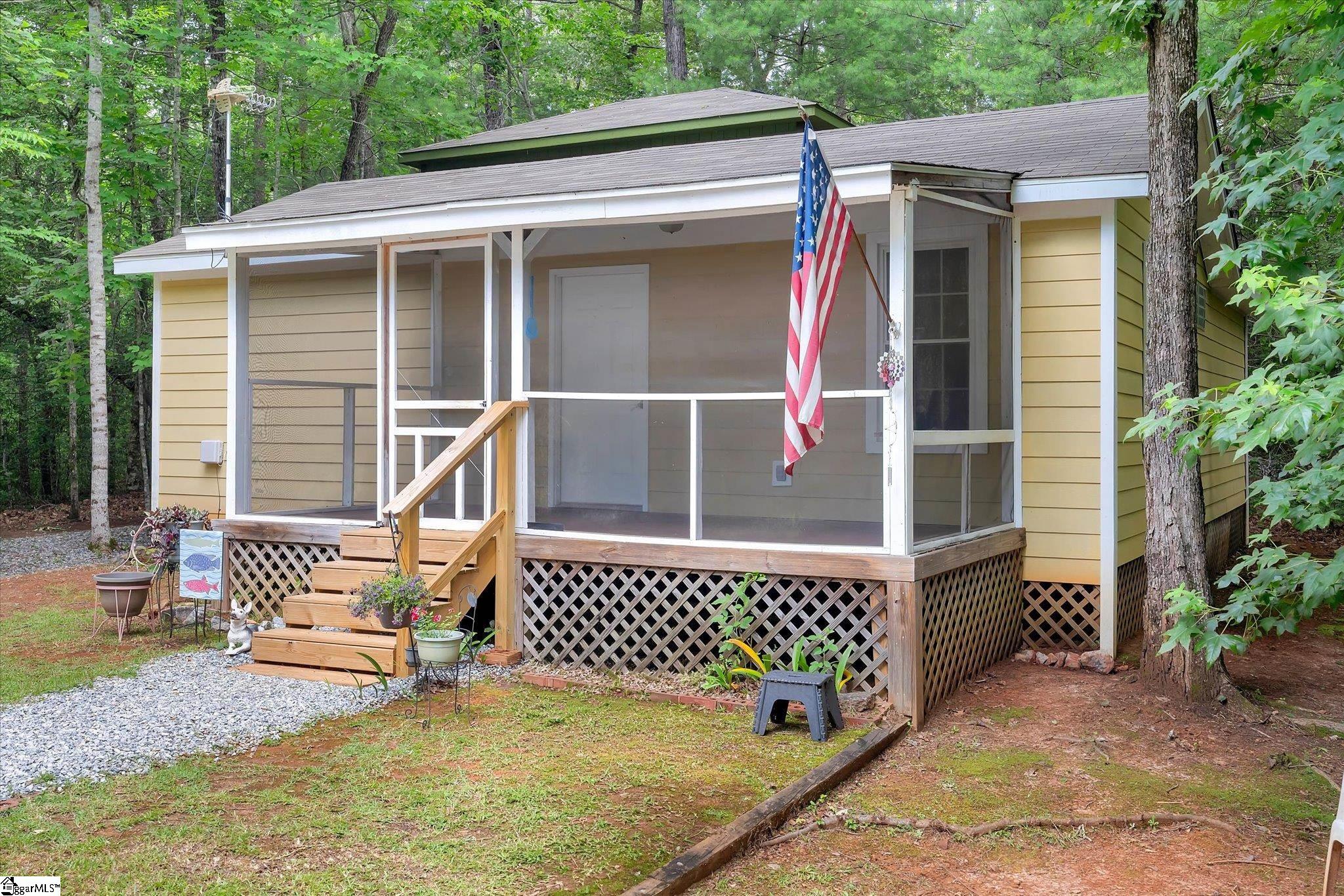 406 Dogwood Drive Tamassee, SC 29686
