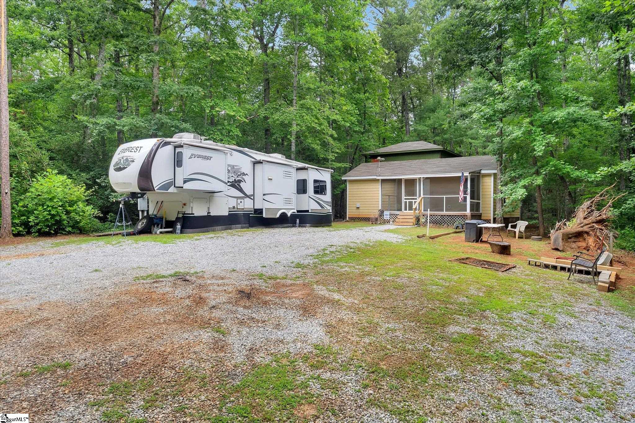 406 Dogwood Drive Tamassee, SC 29686
