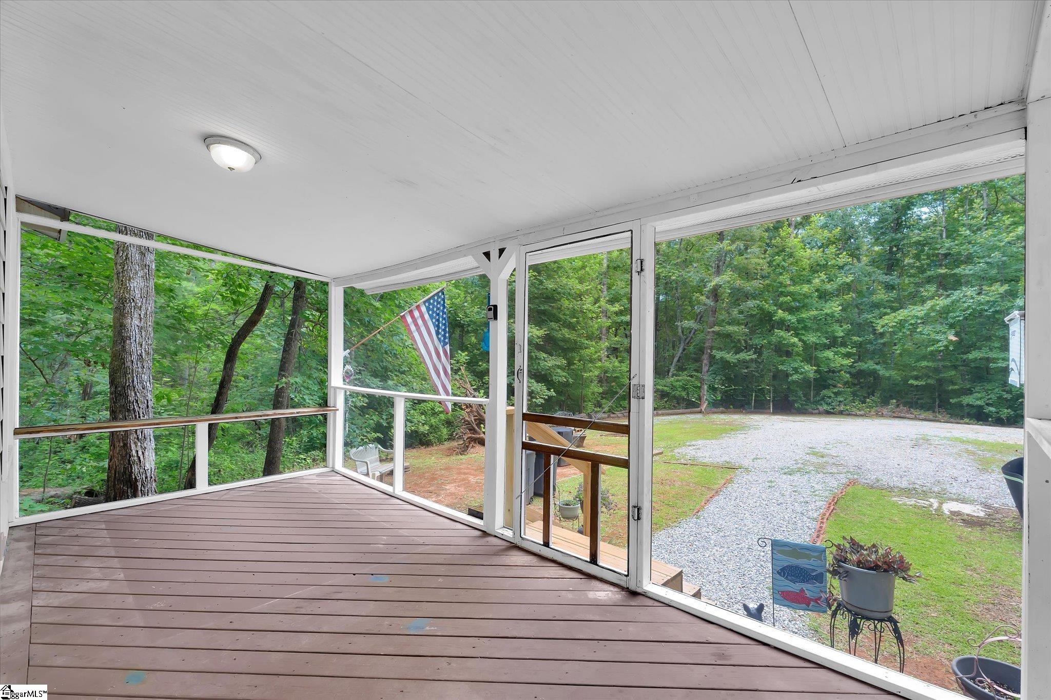 406 Dogwood Drive Tamassee, SC 29686