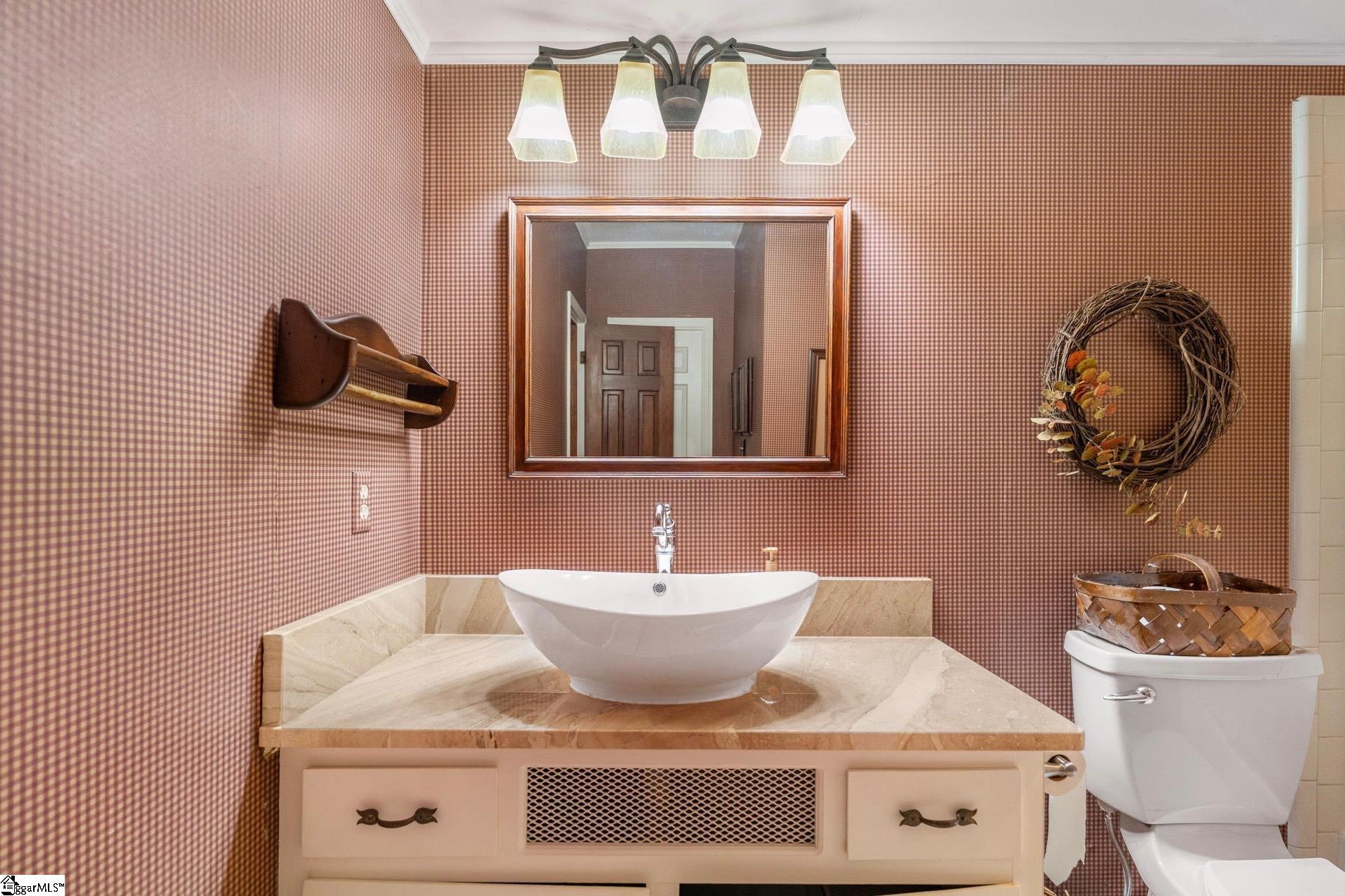 12 E Indian Trail Taylors, SC 29687