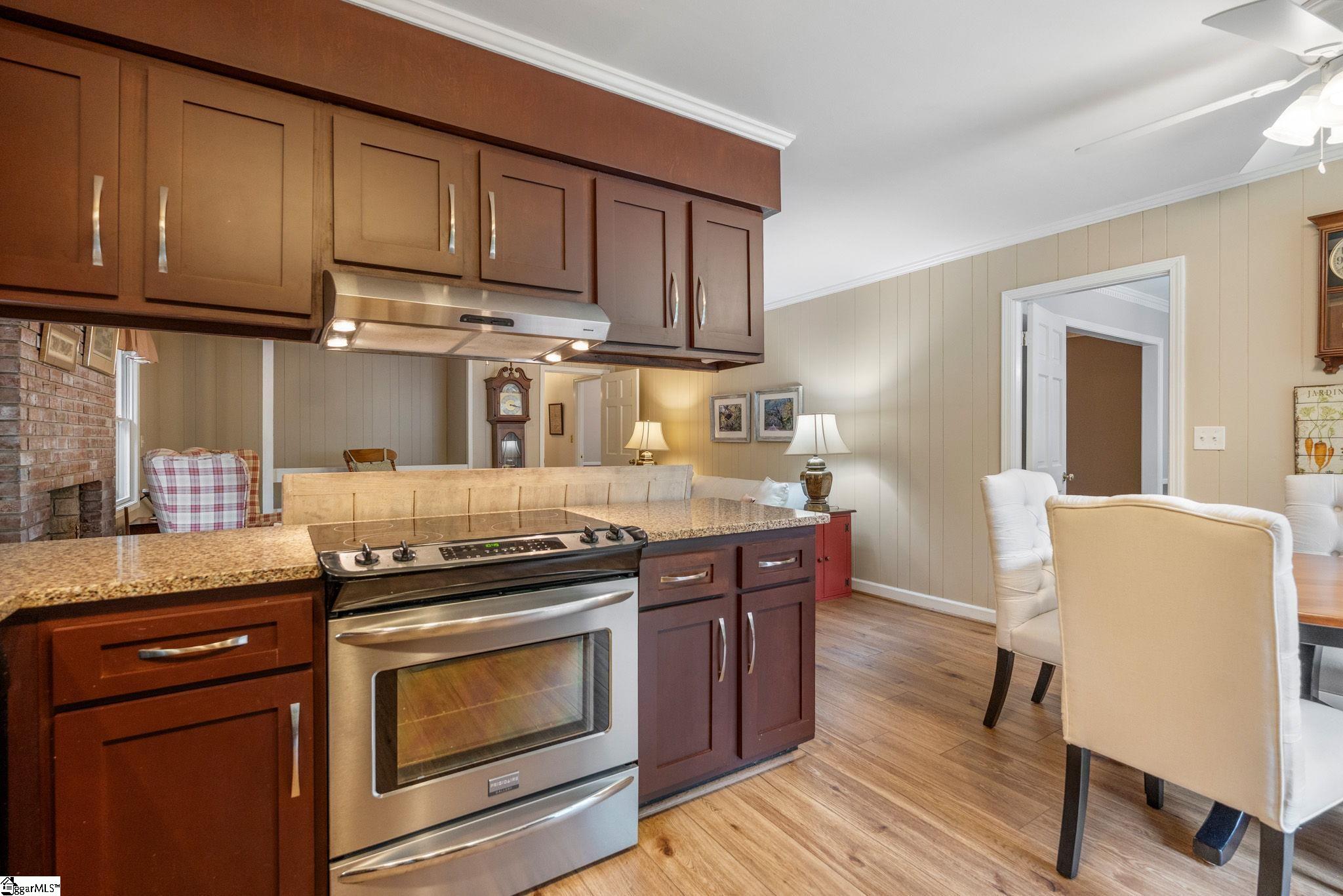 12 E Indian Trail Taylors, SC 29687
