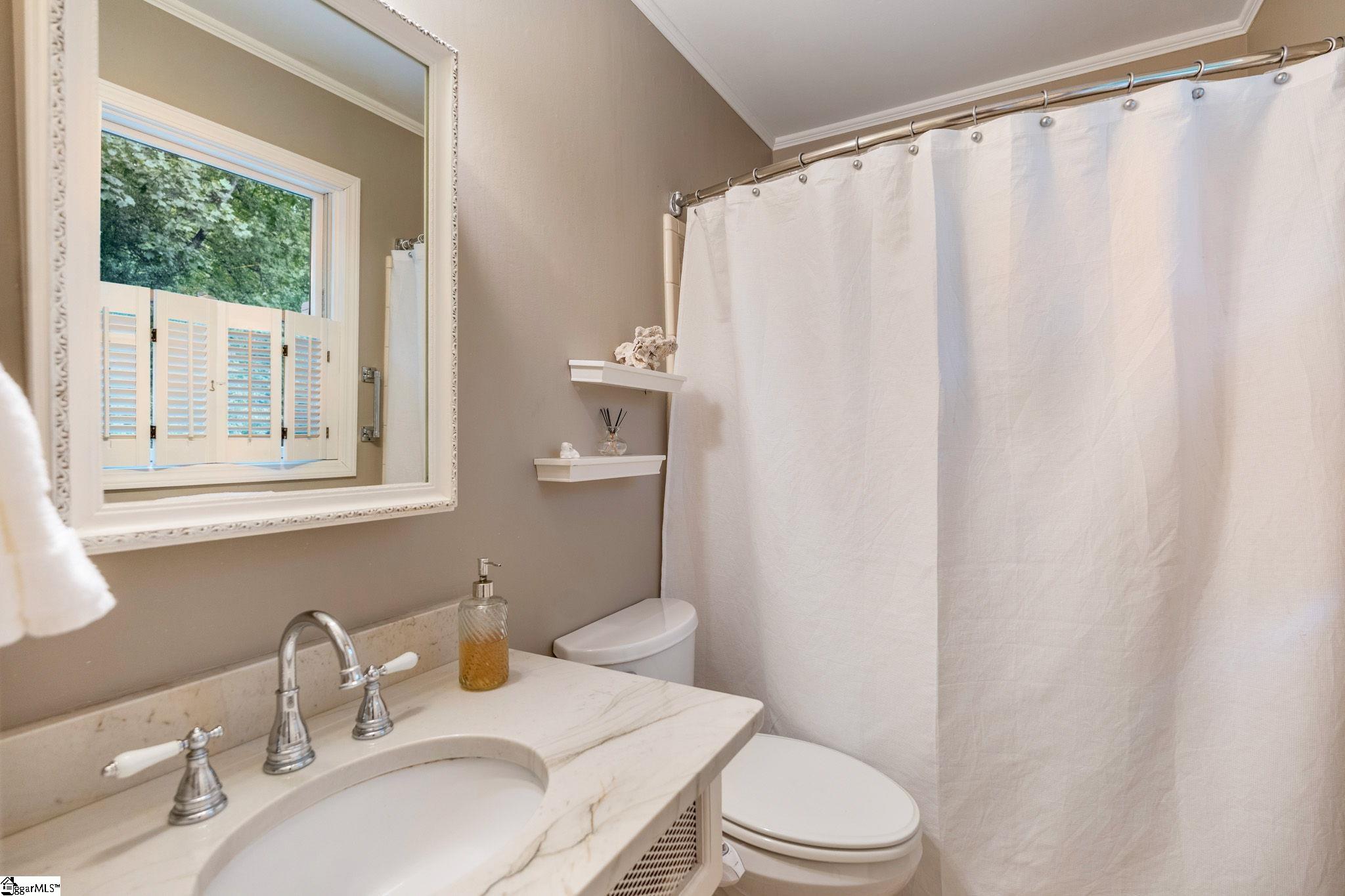 12 E Indian Trail Taylors, SC 29687
