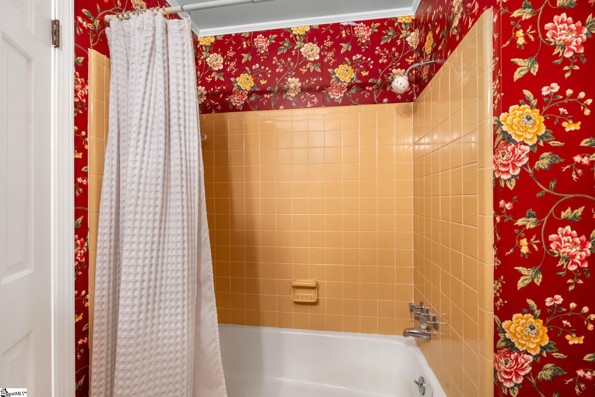 12 E Indian Trail Taylors, SC 29687