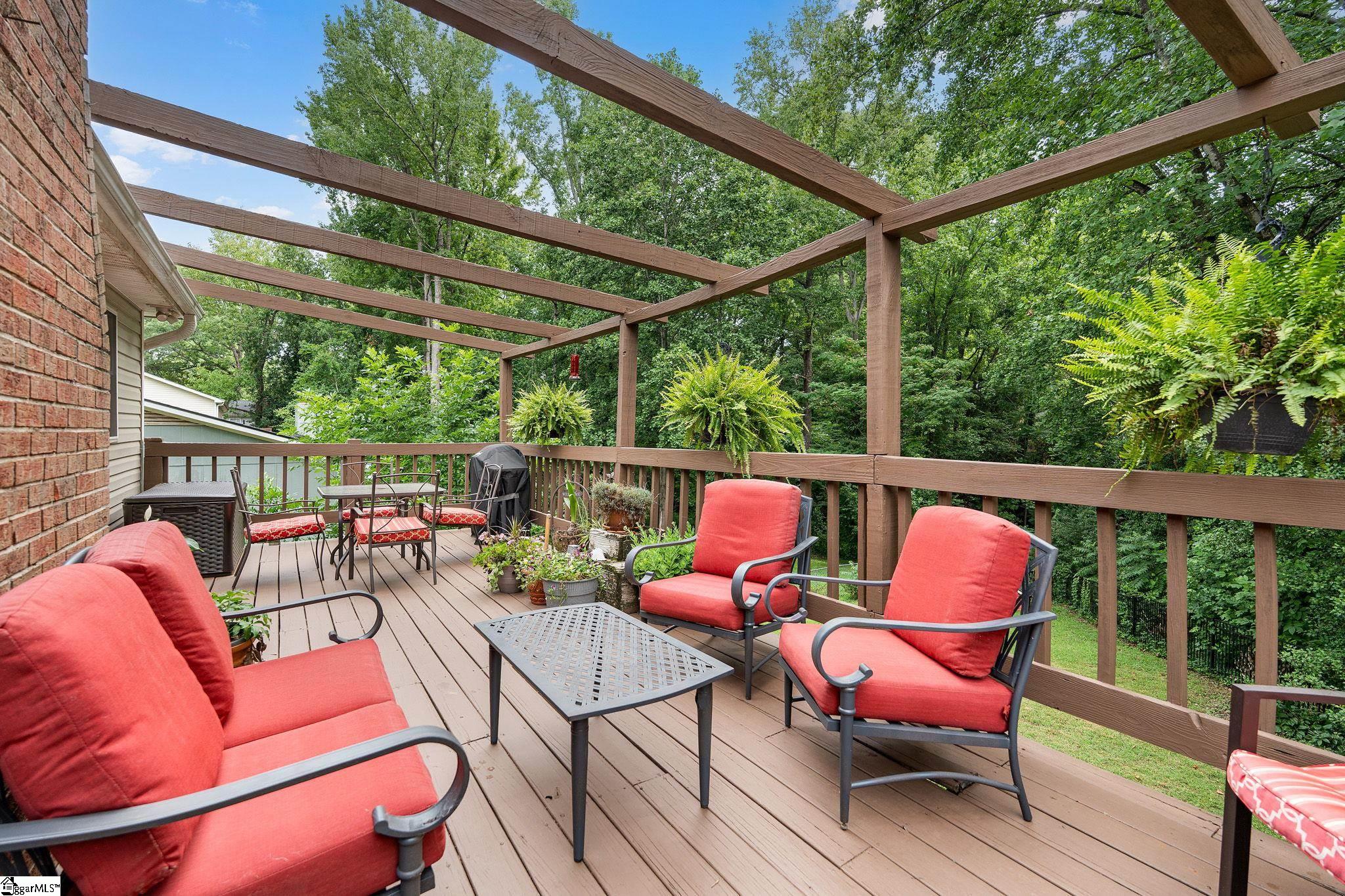 12 E Indian Trail Taylors, SC 29687