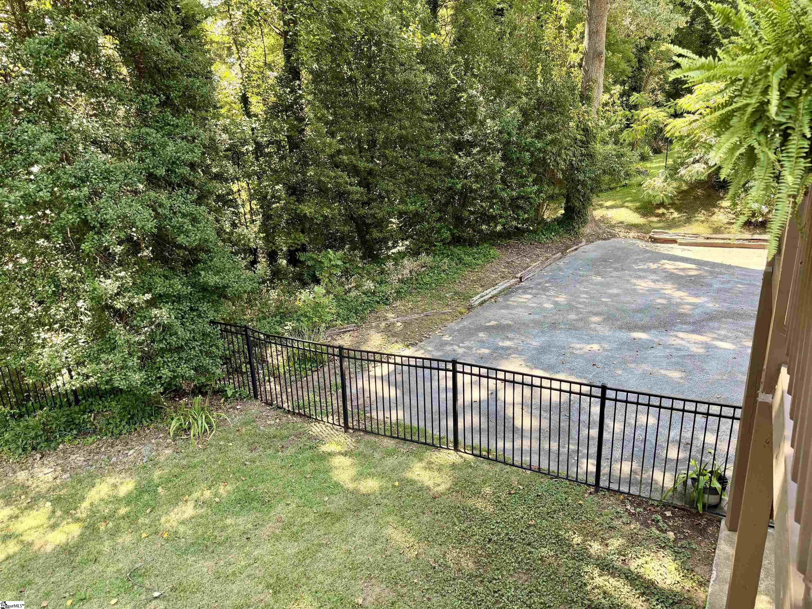 12 E Indian Trail Taylors, SC 29687