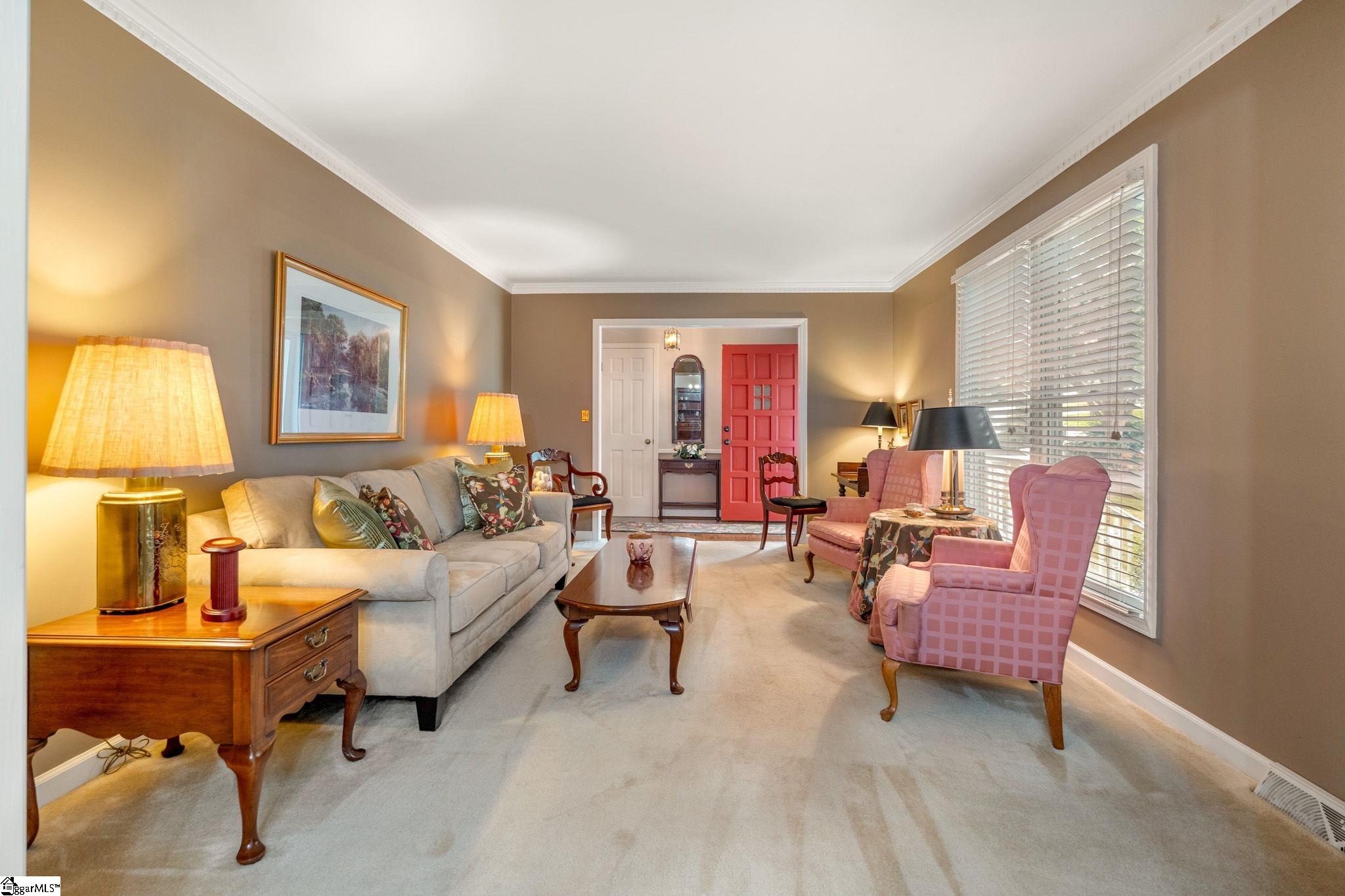 12 E Indian Trail Taylors, SC 29687