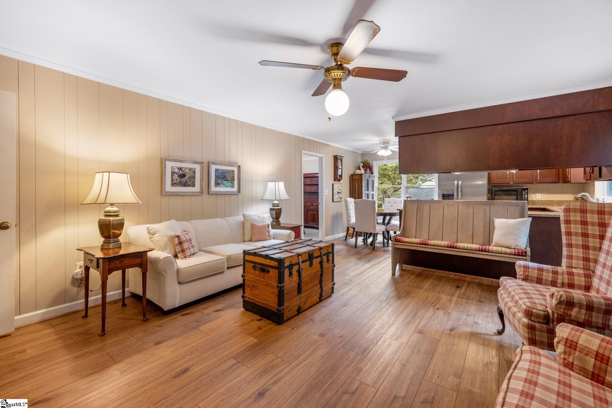 12 E Indian Trail Taylors, SC 29687