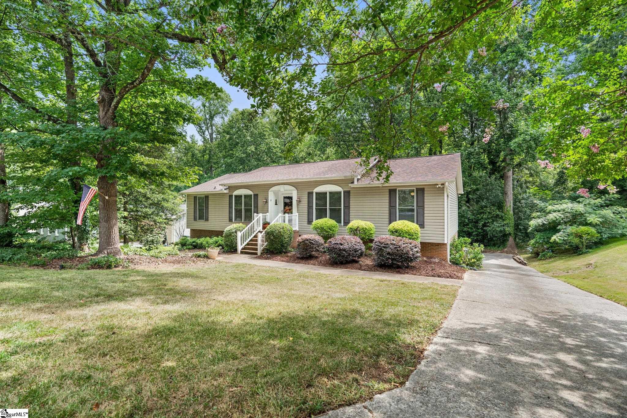 12 E Indian Trail Taylors, SC 29687