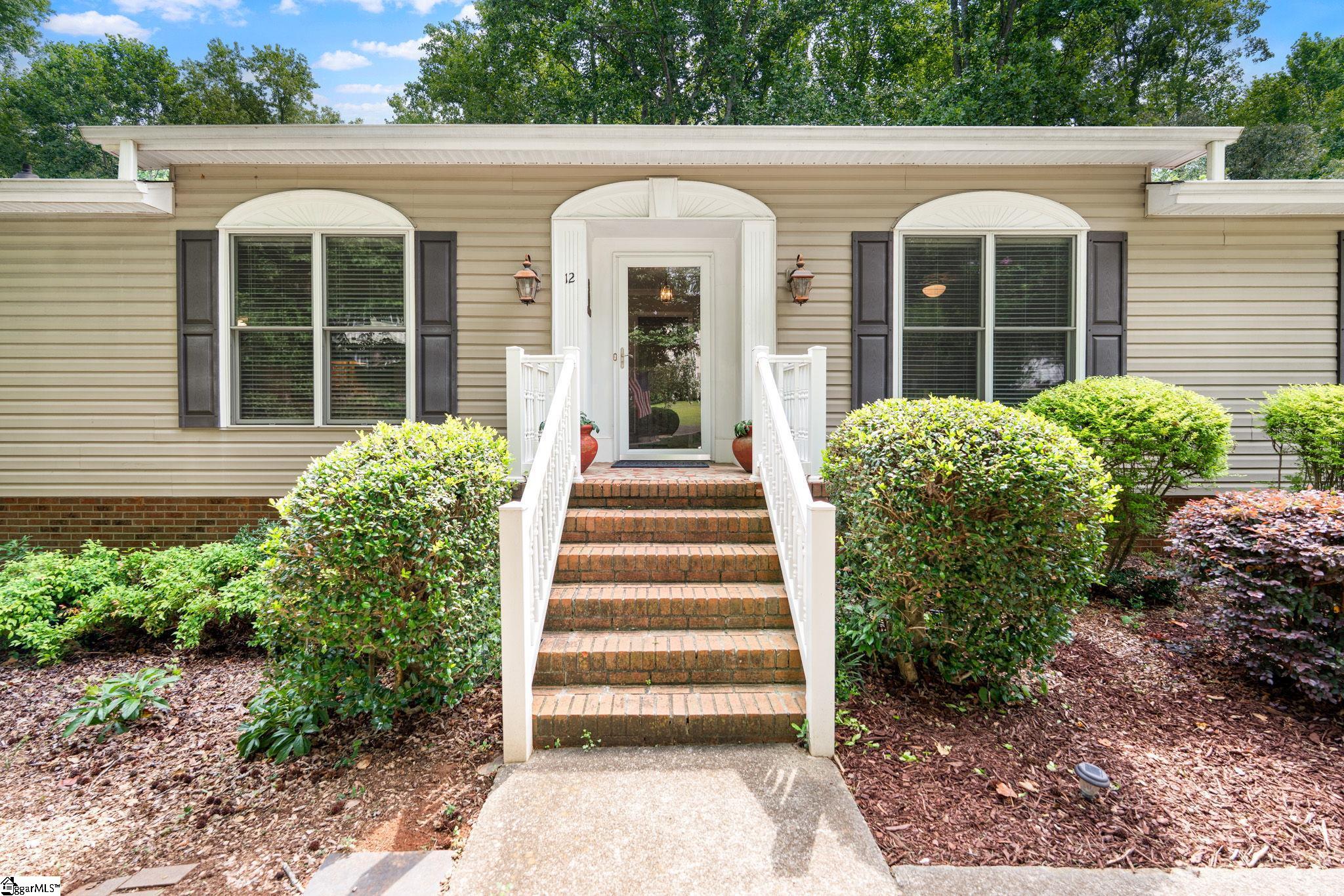 12 E Indian Trail Taylors, SC 29687