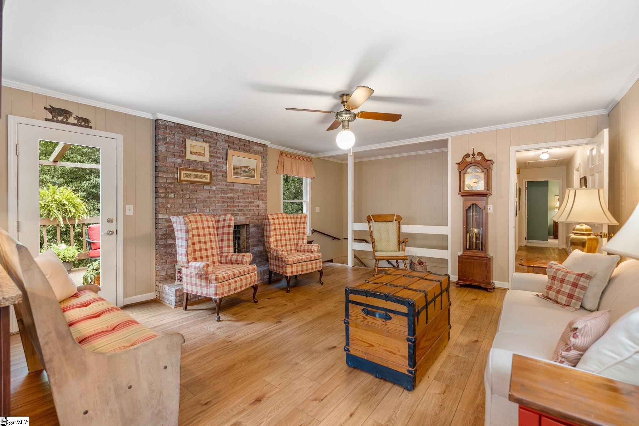 12 E Indian Trail Taylors, SC 29687