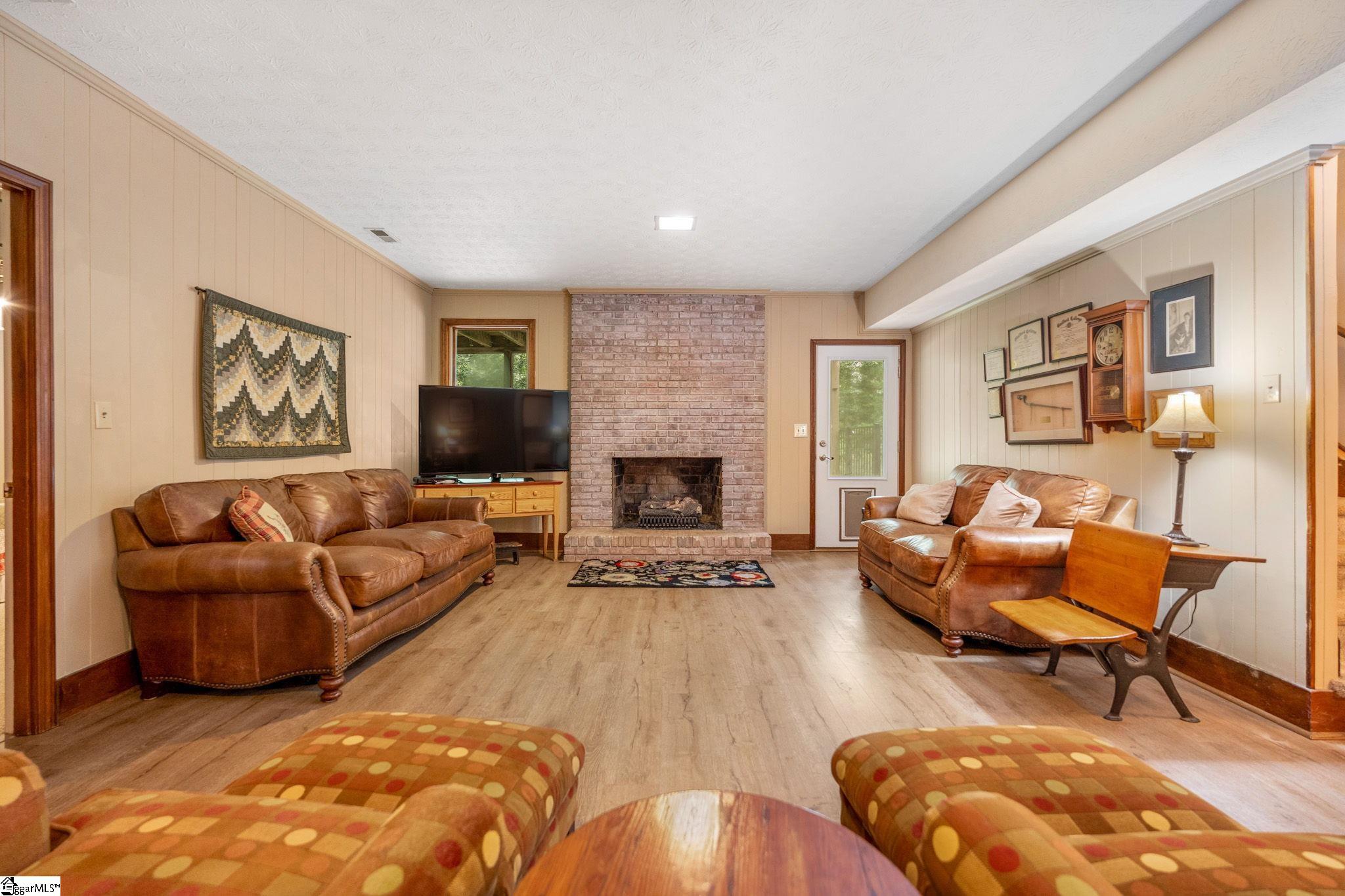 12 E Indian Trail Taylors, SC 29687