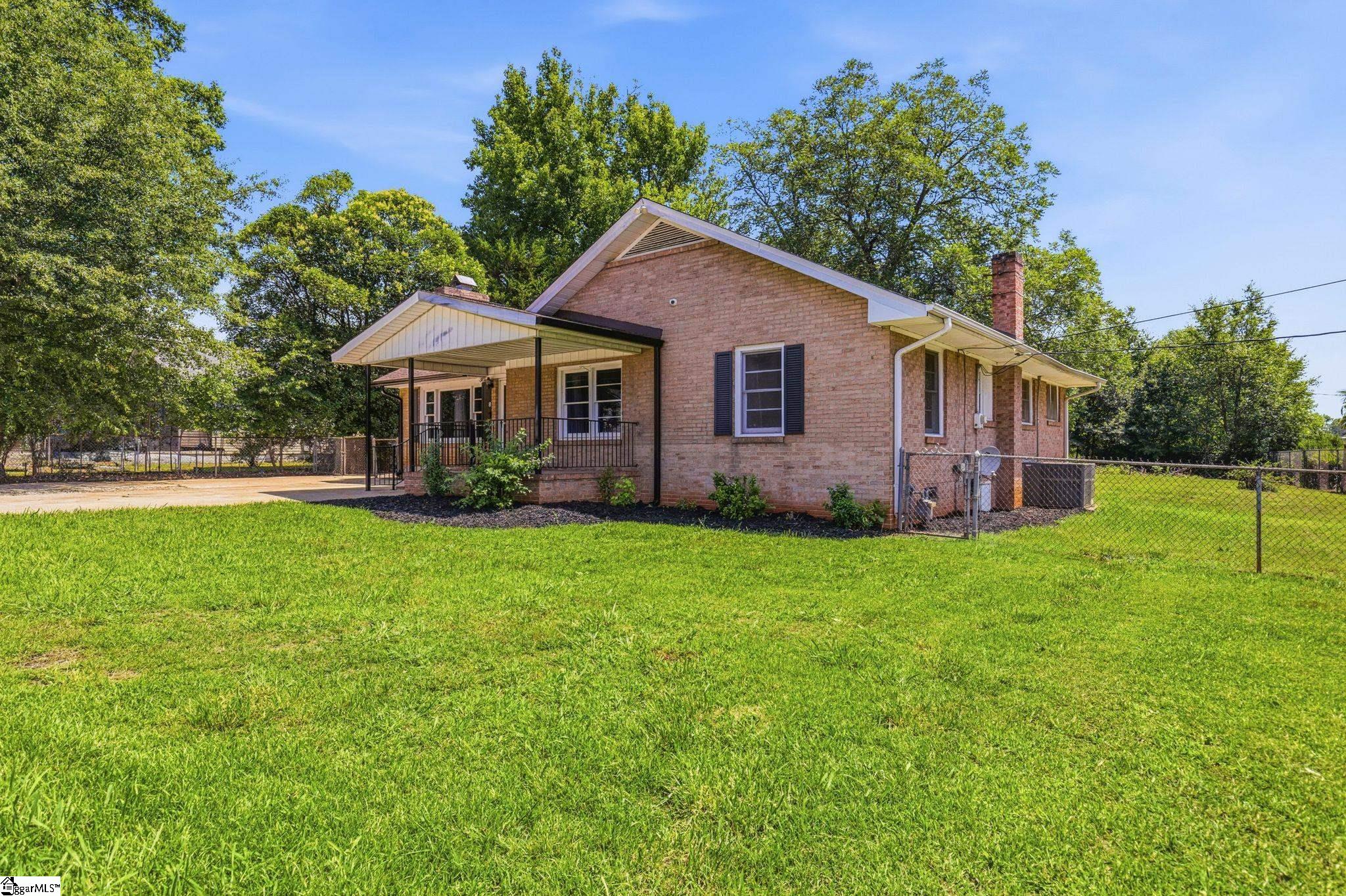 8 Bainbridge Drive Greenville, SC 29611