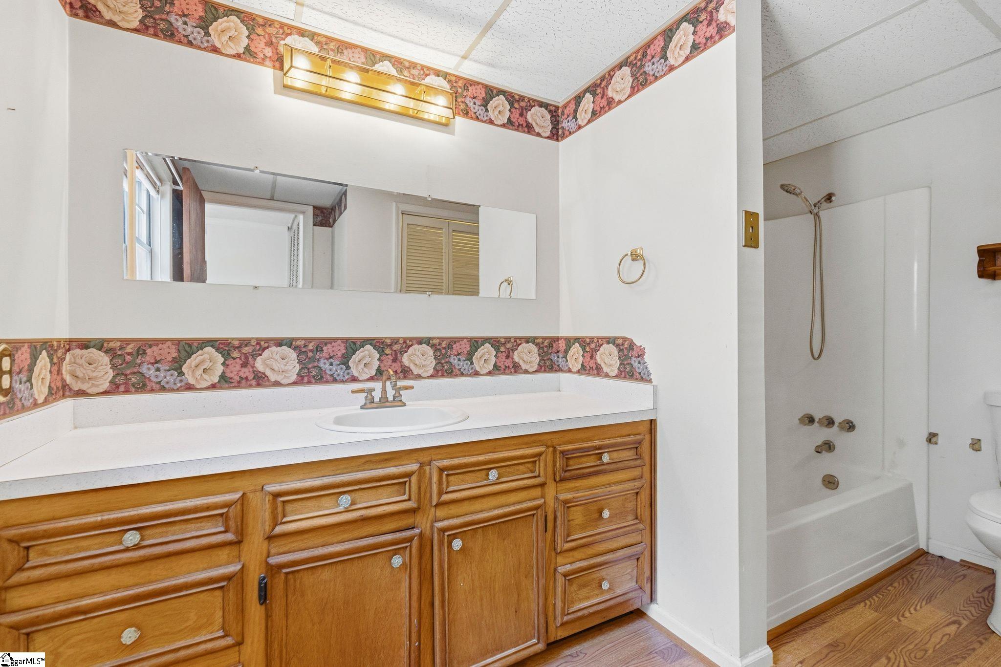 8 Bainbridge Drive Greenville, SC 29611