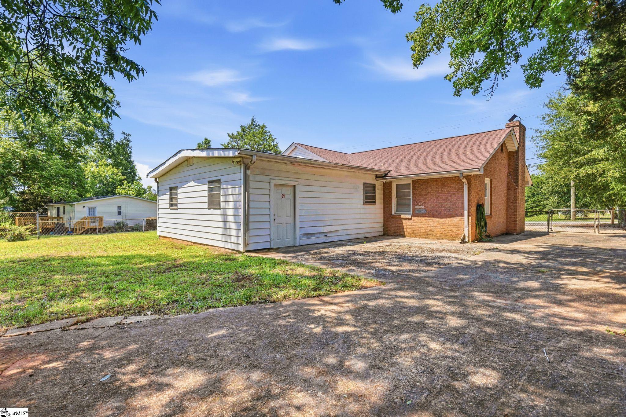 8 Bainbridge Drive Greenville, SC 29611