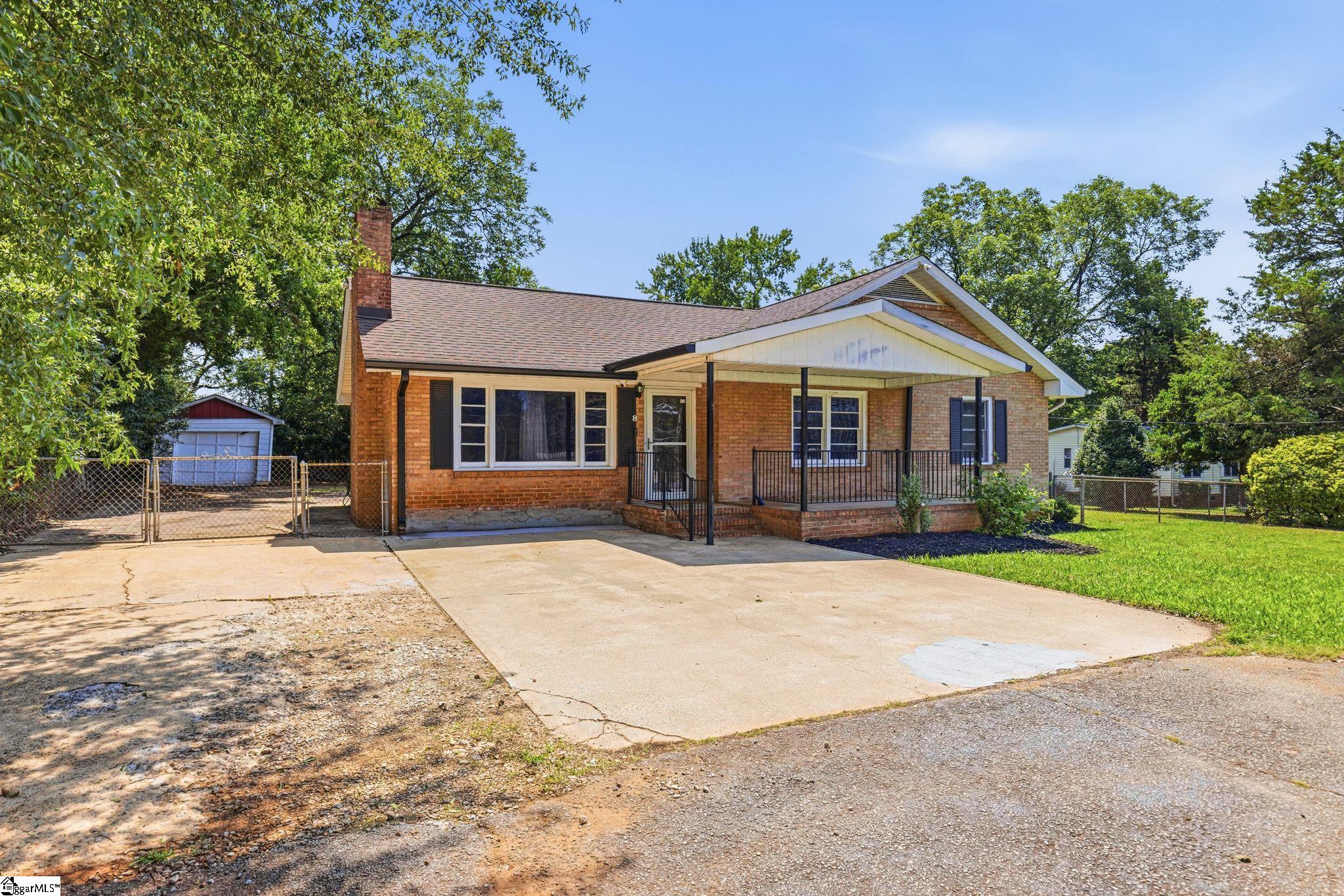 8 Bainbridge Drive Greenville, SC 29611
