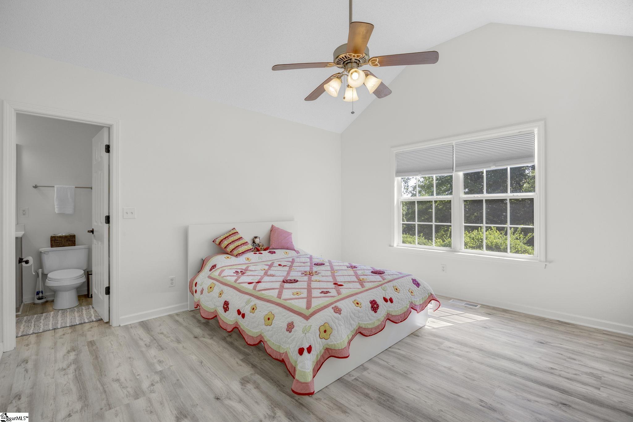 124 E King Road Greer, SC 29651