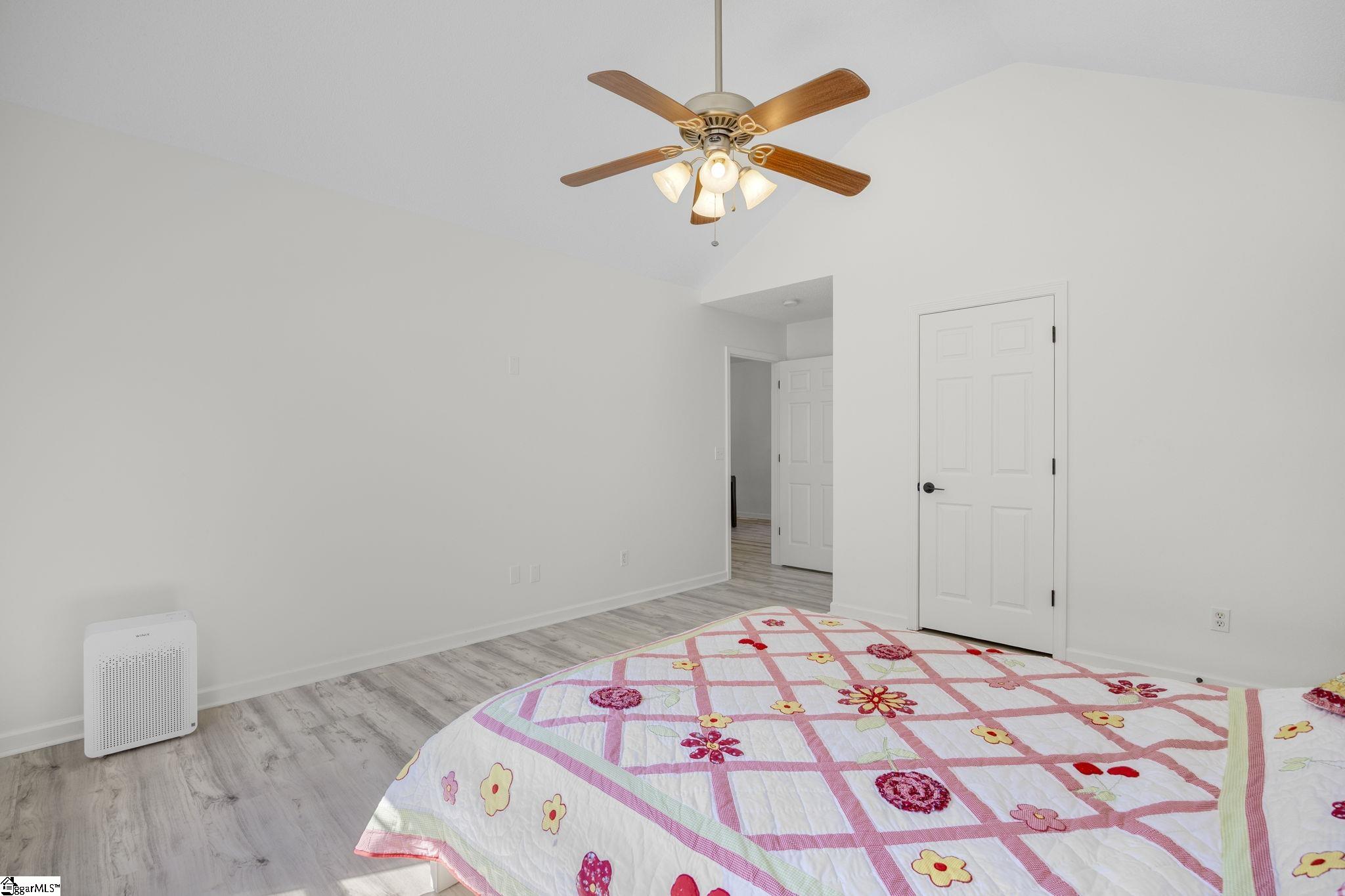 124 E King Road Greer, SC 29651