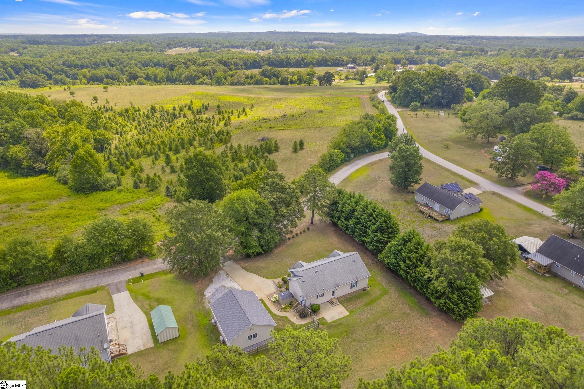 124 E King Road Greer, SC 29651