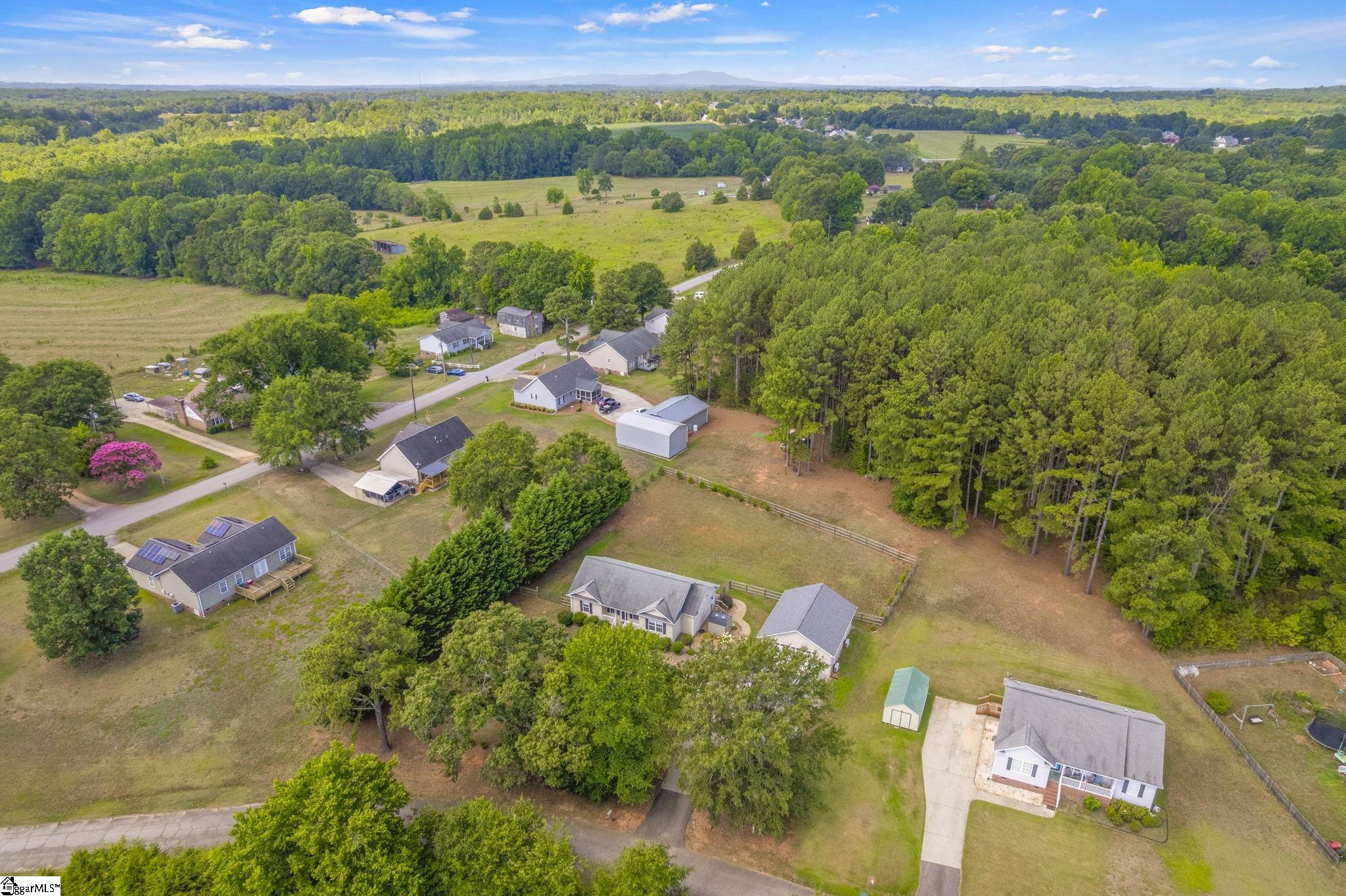 124 E King Road Greer, SC 29651