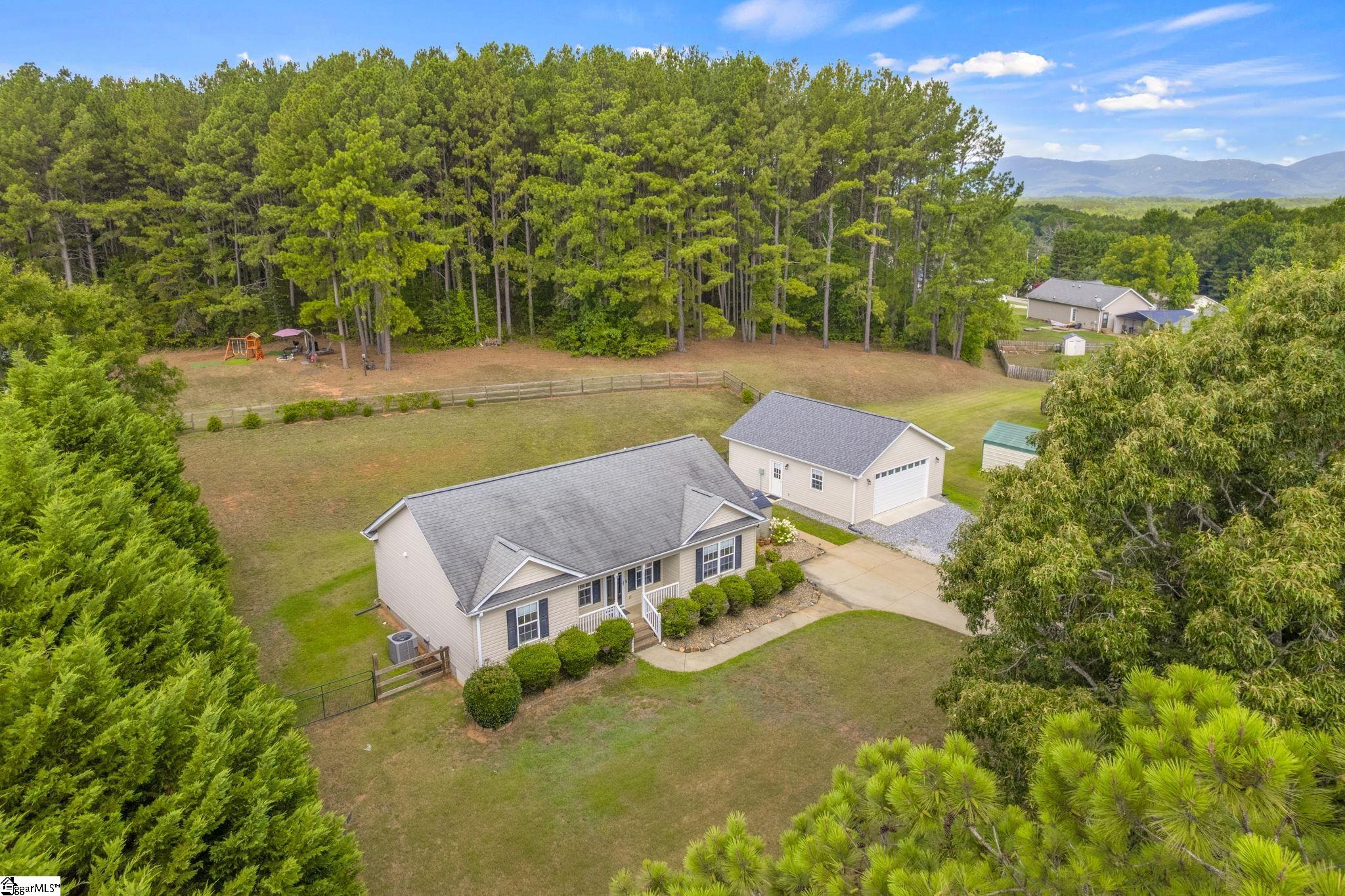 124 E King Road Greer, SC 29651