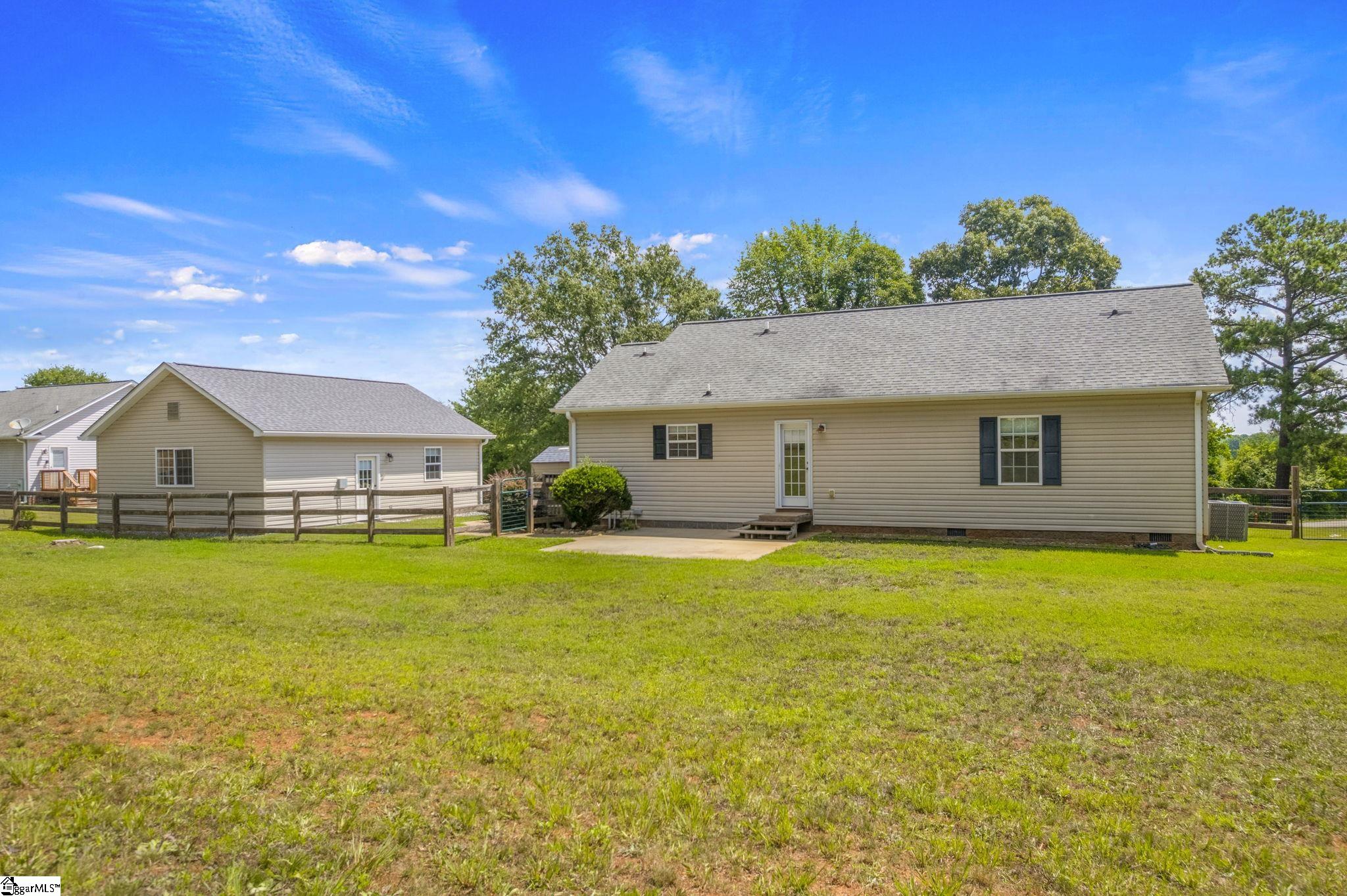 124 E King Road Greer, SC 29651