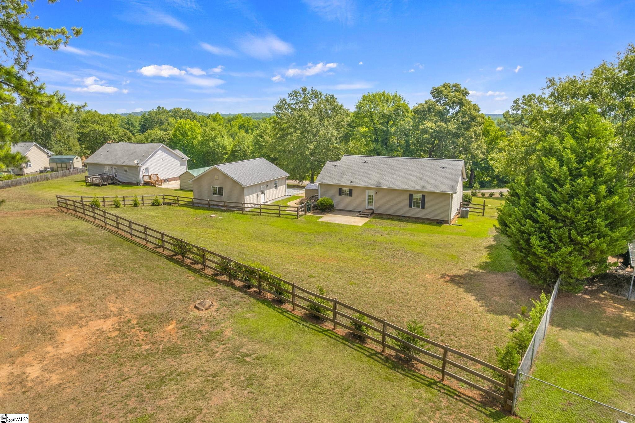 124 E King Road Greer, SC 29651
