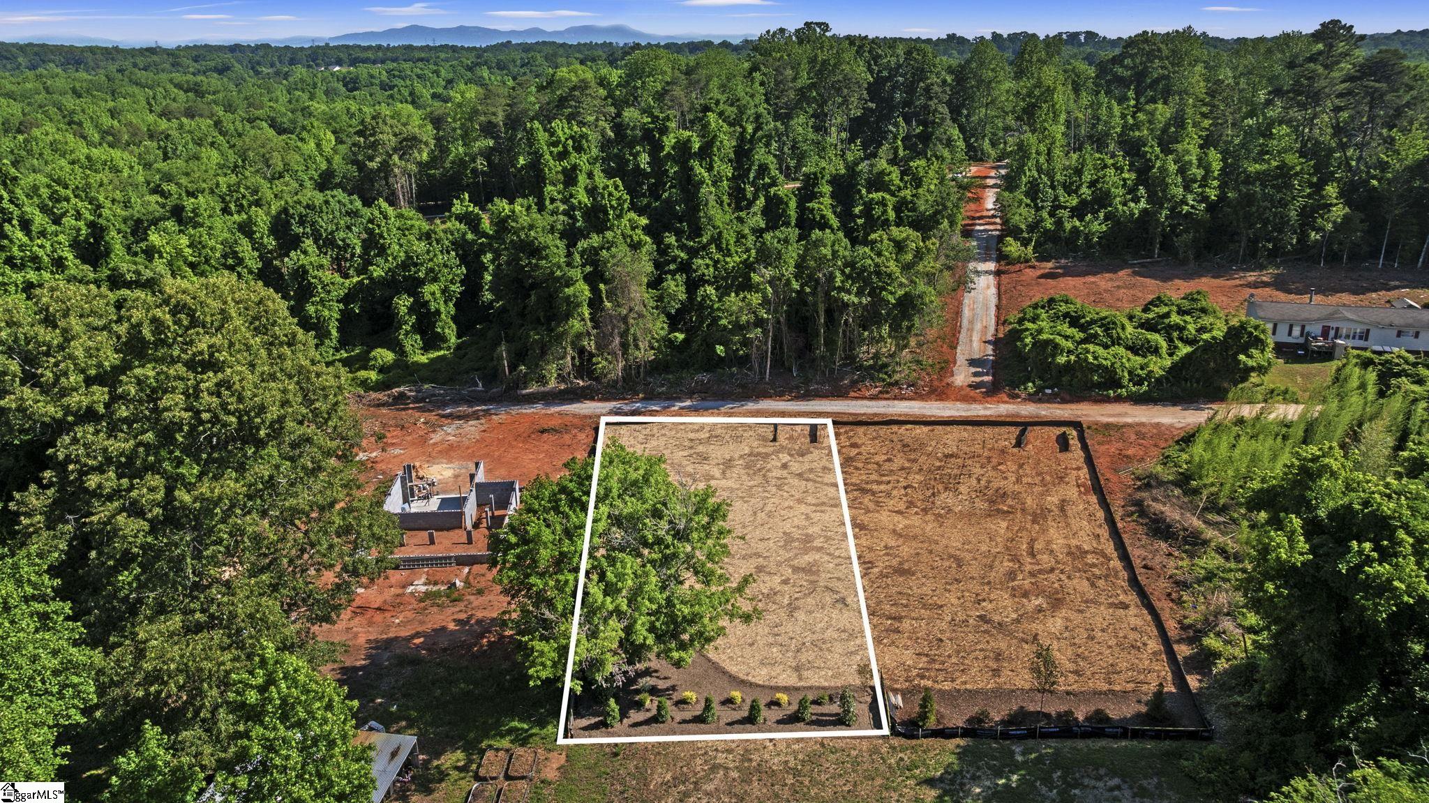 105 S Silver Lake Drive Taylors, SC 29687