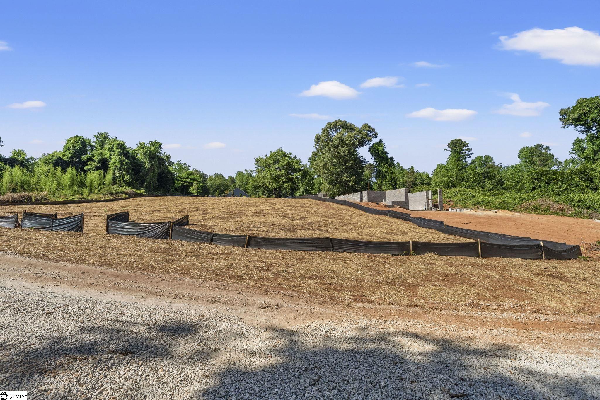 105 S Silver Lake Drive Taylors, SC 29687