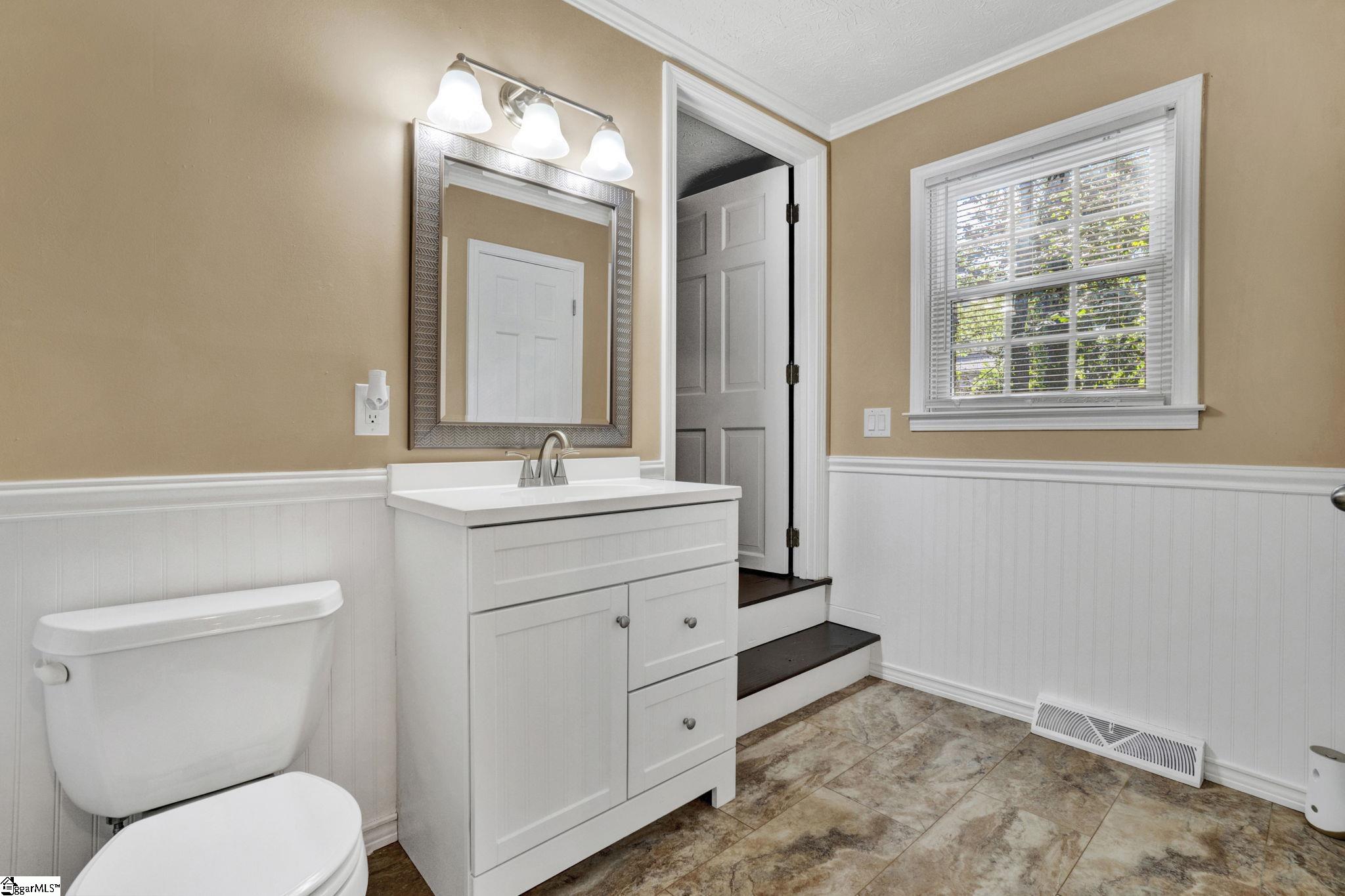 215 E Shefford Street Greer, SC 29650