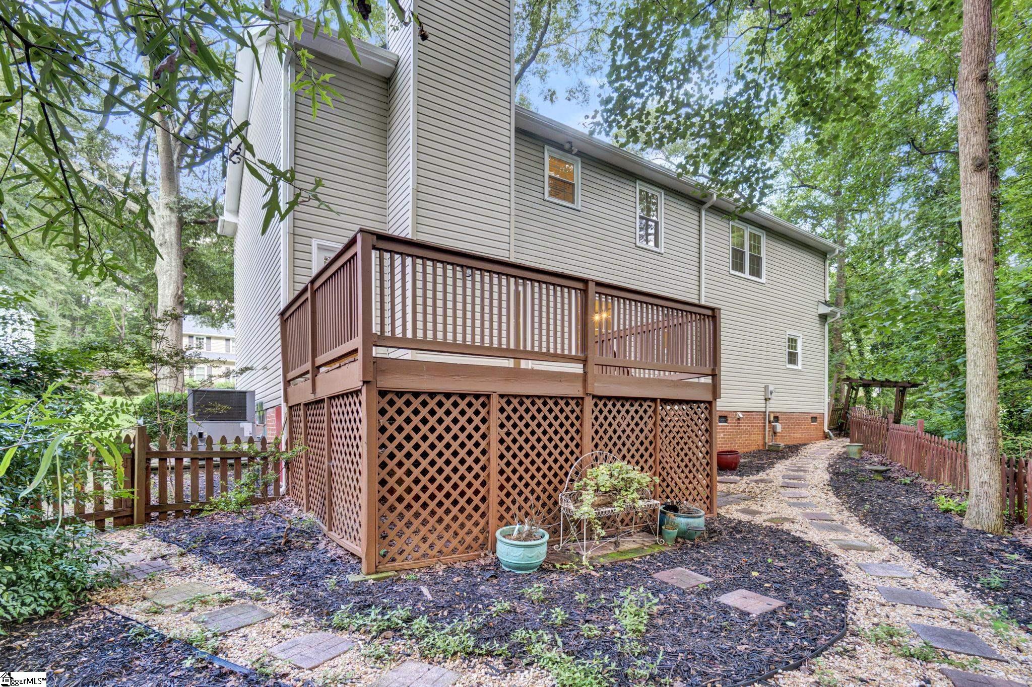 215 E Shefford Street Greer, SC 29650