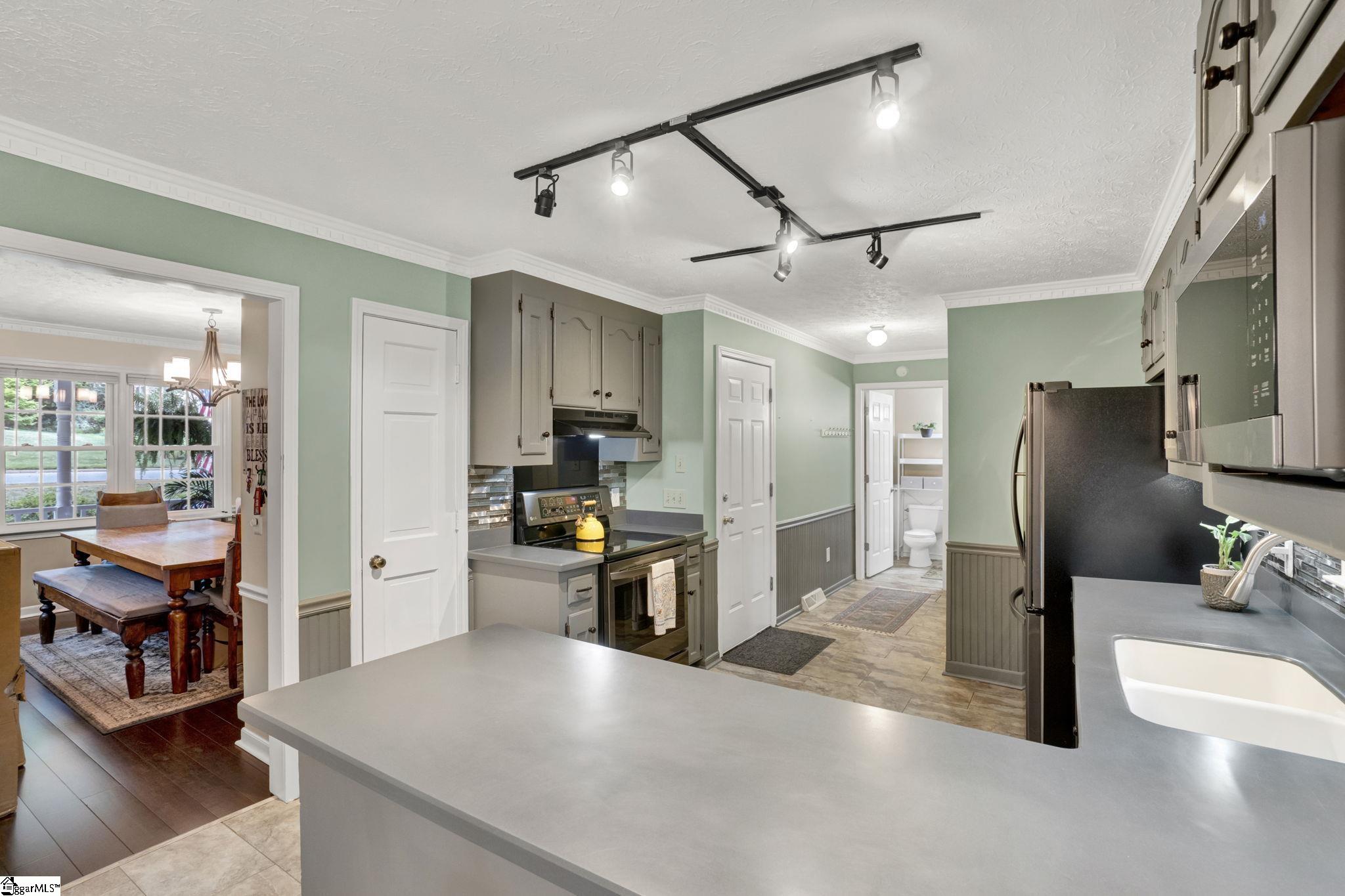 215 E Shefford Street Greer, SC 29650