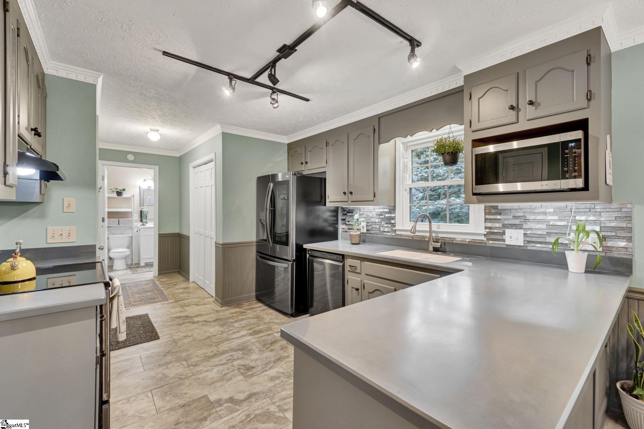 215 E Shefford Street Greer, SC 29650