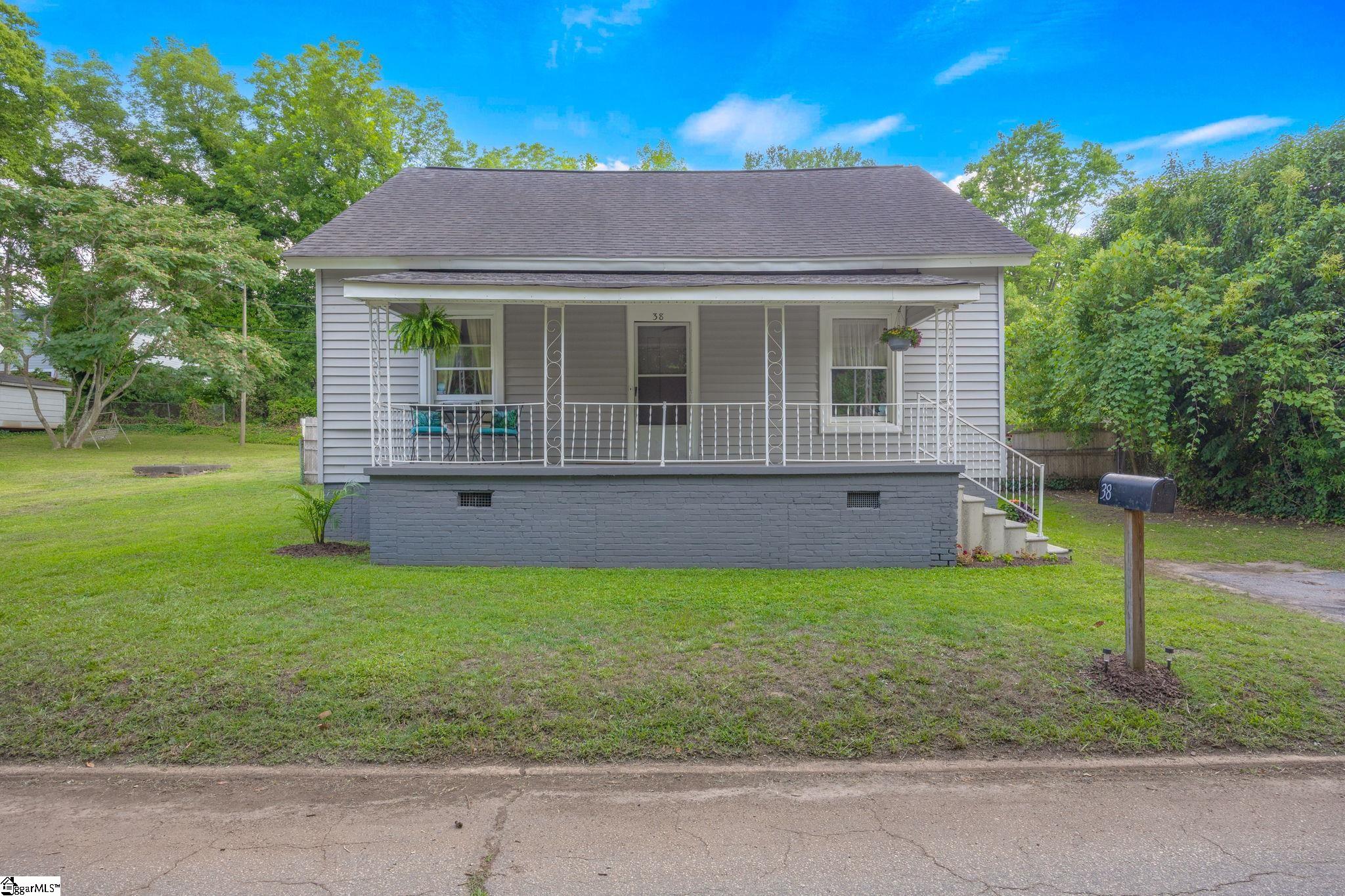 38 S 6th Street Greenville, SC 29611
