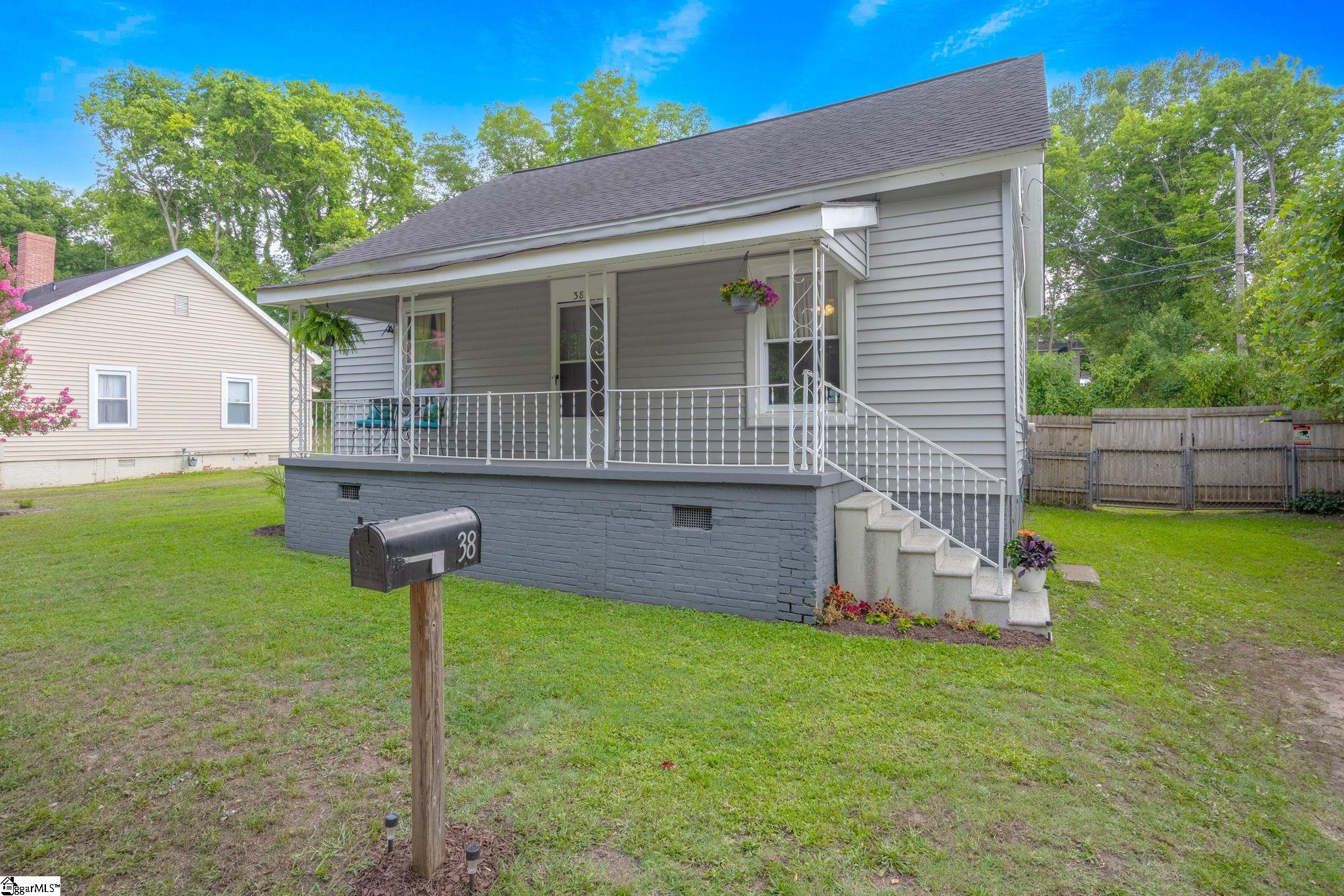 38 S 6th Street Greenville, SC 29611