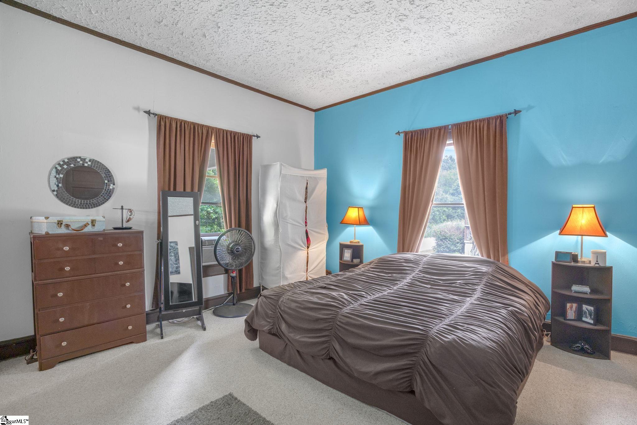 38 S 6th Street Greenville, SC 29611